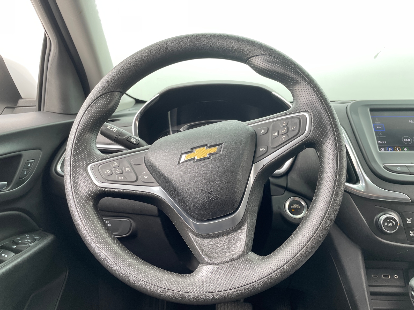 Thumbnail: 2022 Chevrolet Equinox - 5