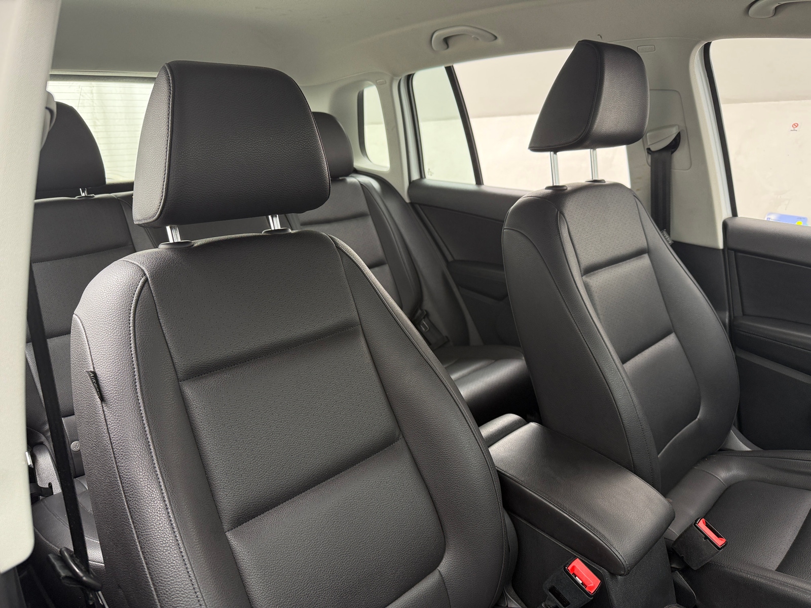 Thumbnail: 2016 Volkswagen Tiguan - 2