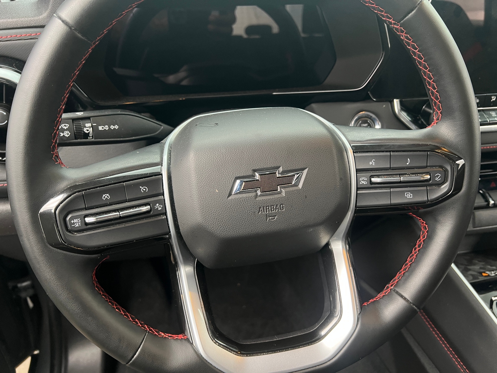 Thumbnail: 2023 Chevrolet Colorado - 5