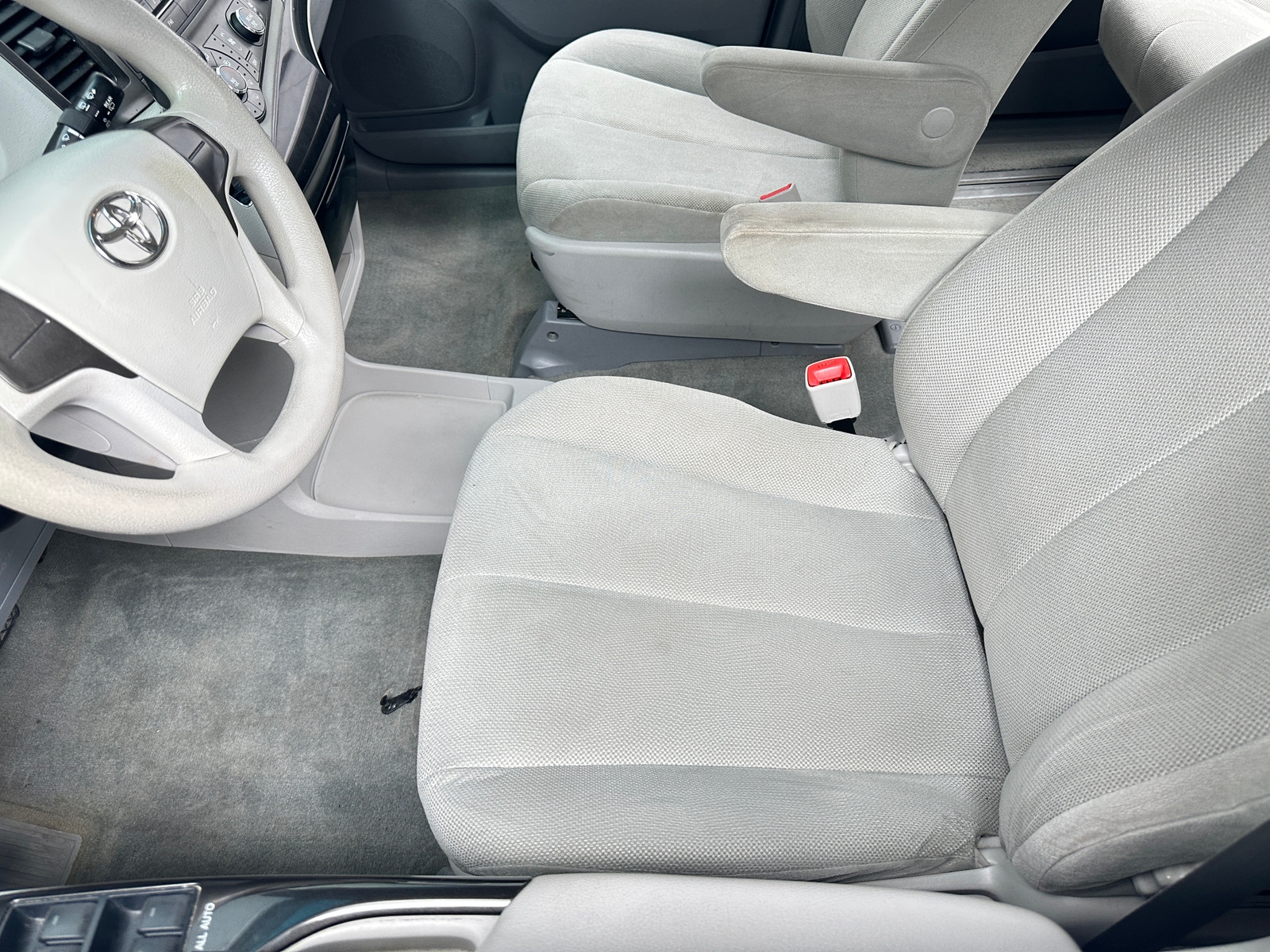 Thumbnail: 2012 Toyota Sienna - 2