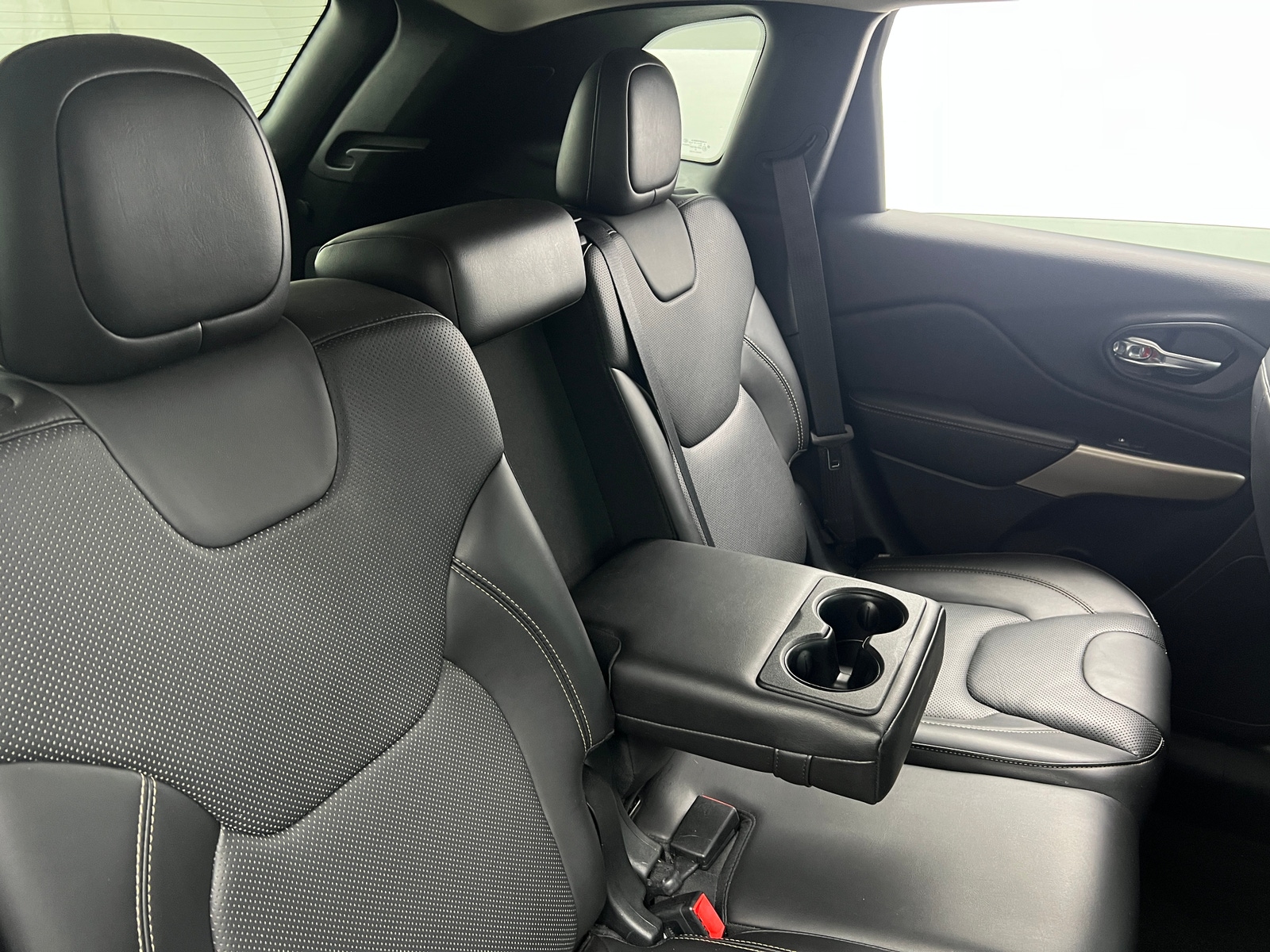 Thumbnail: 2018 Jeep Cherokee - 5