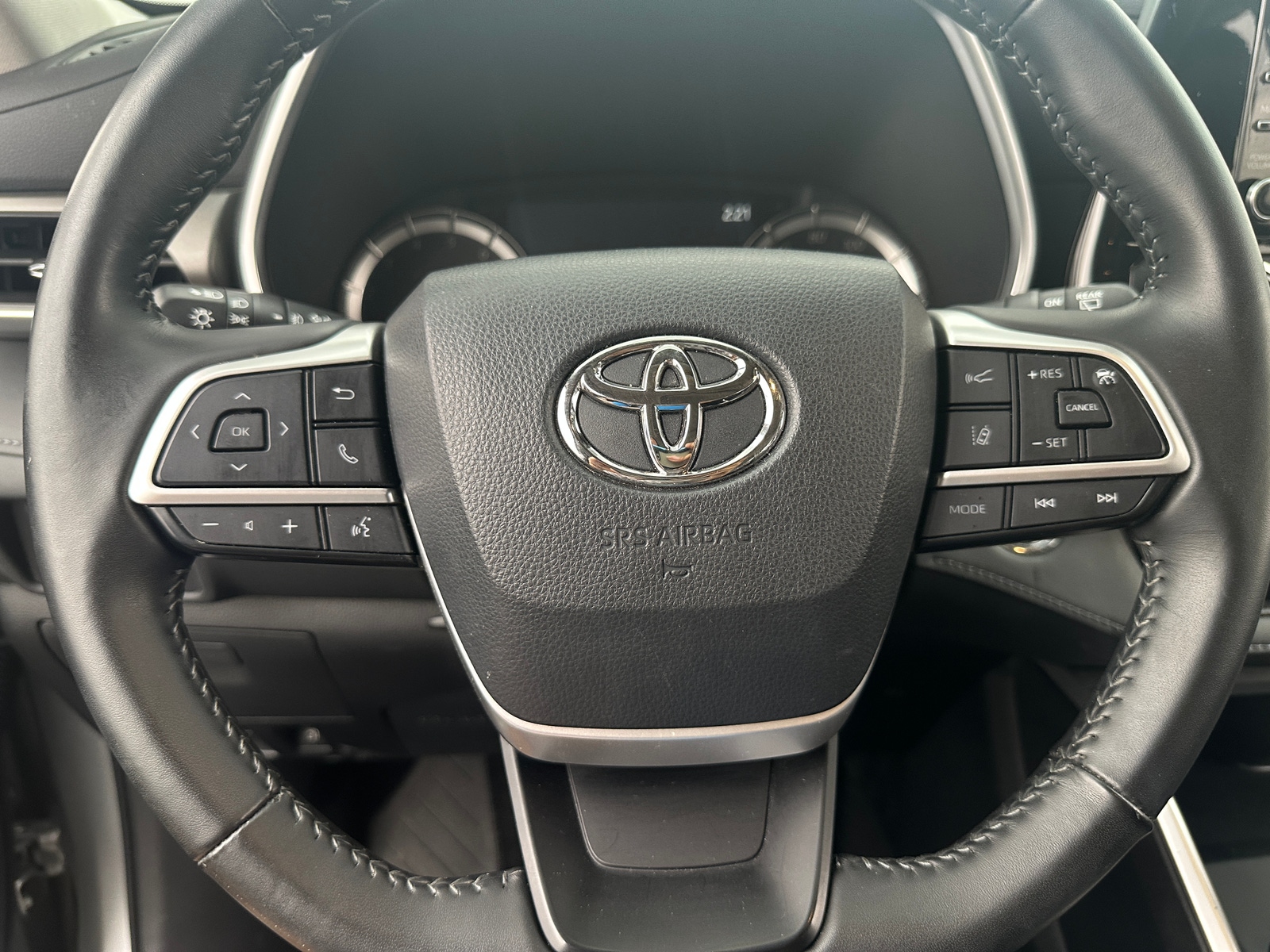 Thumbnail: 2022 Toyota Highlander - 4