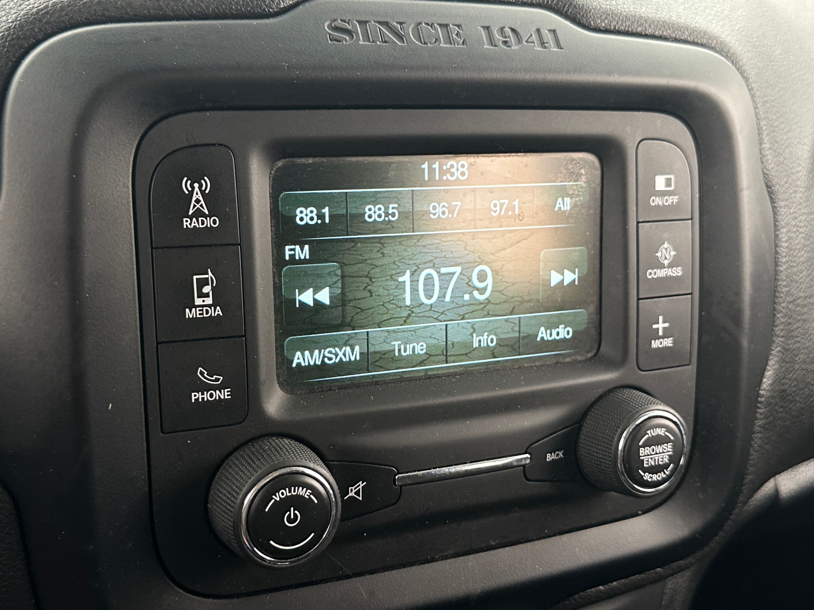 Thumbnail: 2017 Jeep Renegade - 4