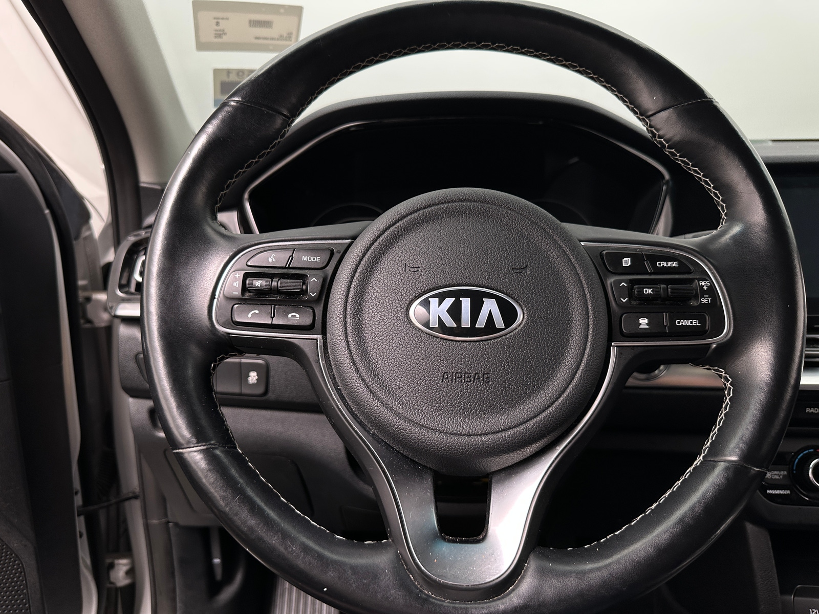 Thumbnail: 2020 Kia Niro - 4