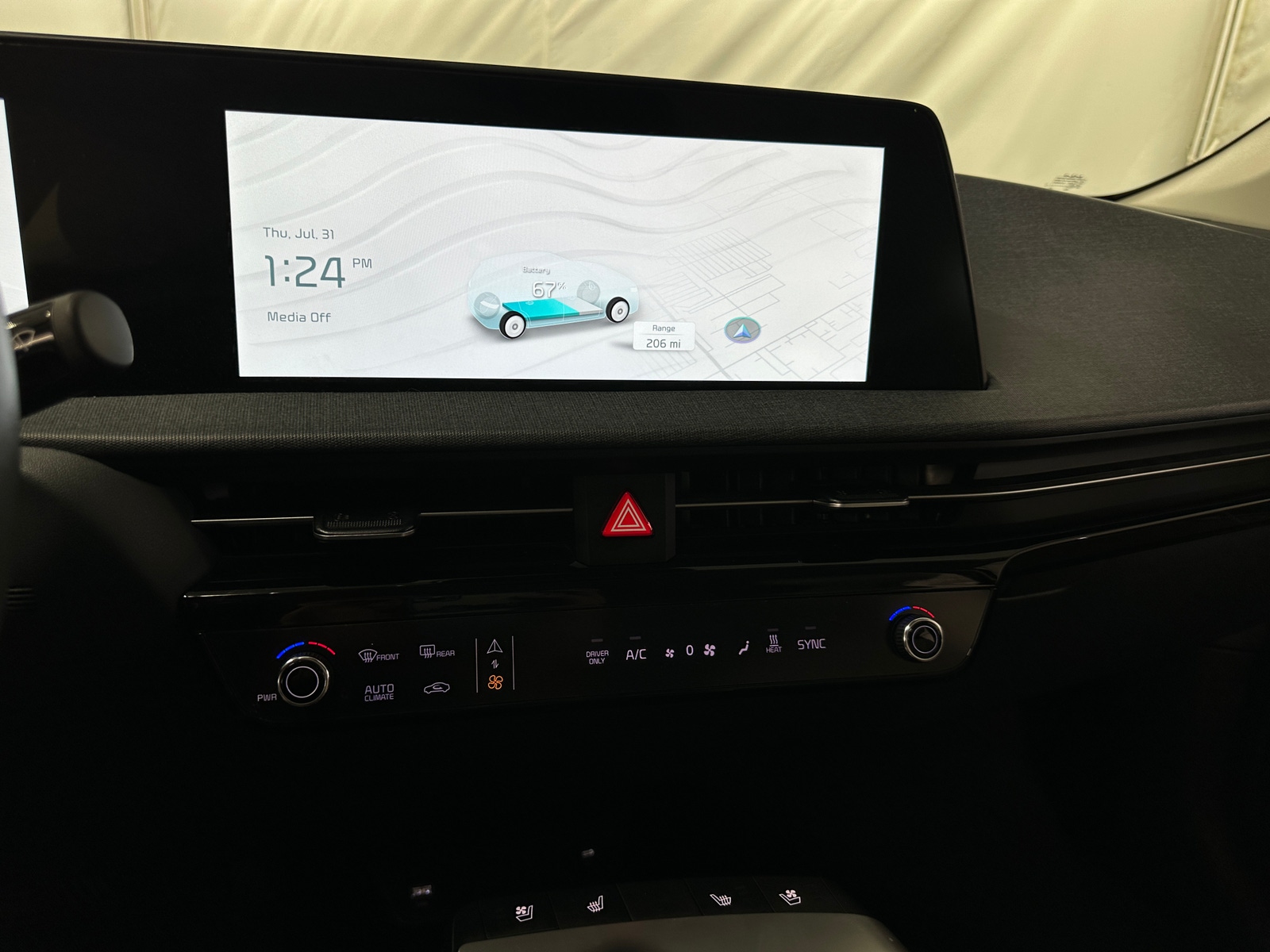 Thumbnail: 2022 Kia EV6 - 3