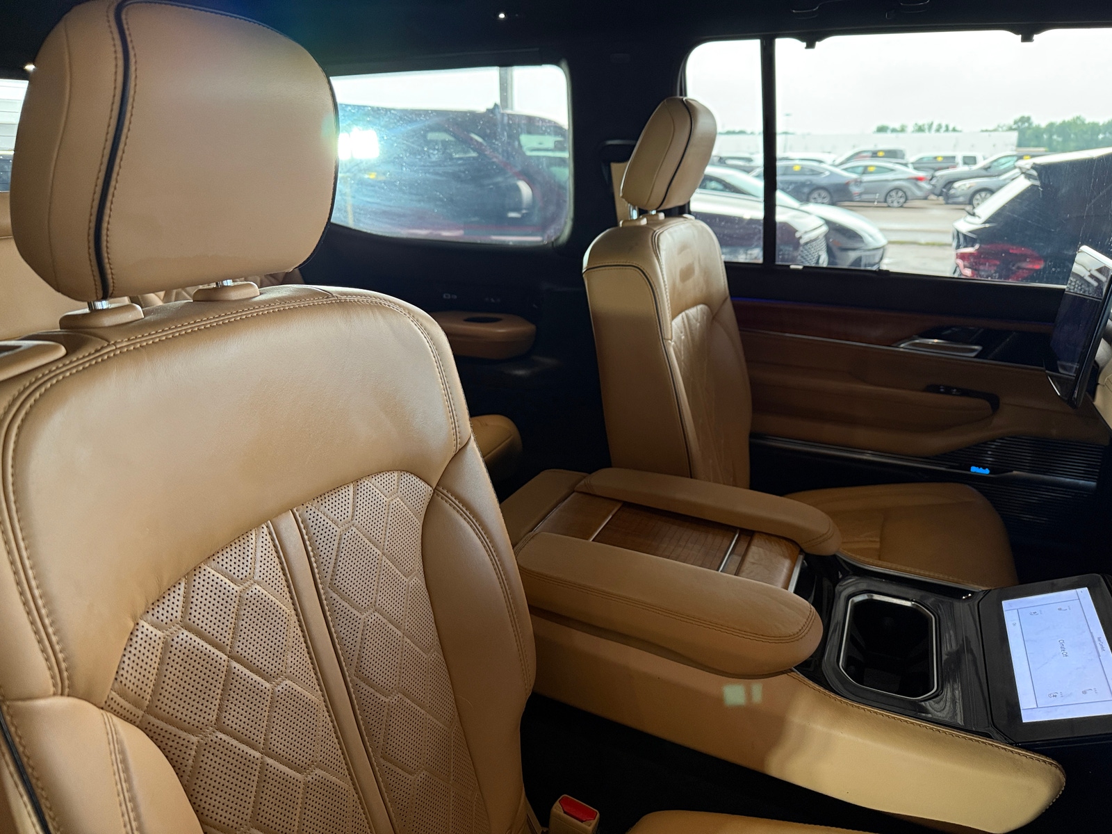 Thumbnail: 2022 Jeep Grand Wagoneer - 5
