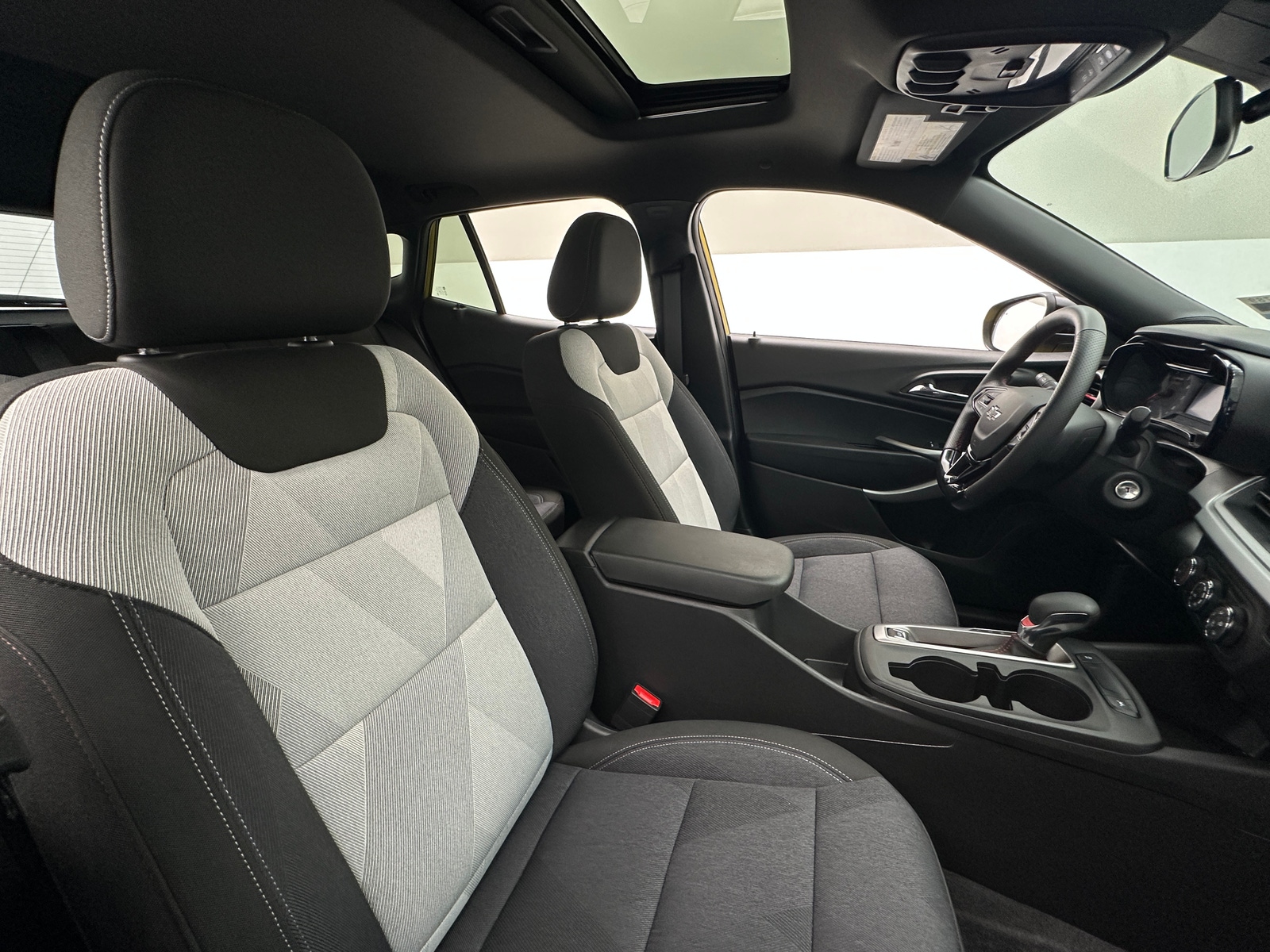 Thumbnail: 2025 Chevrolet Trax - 2
