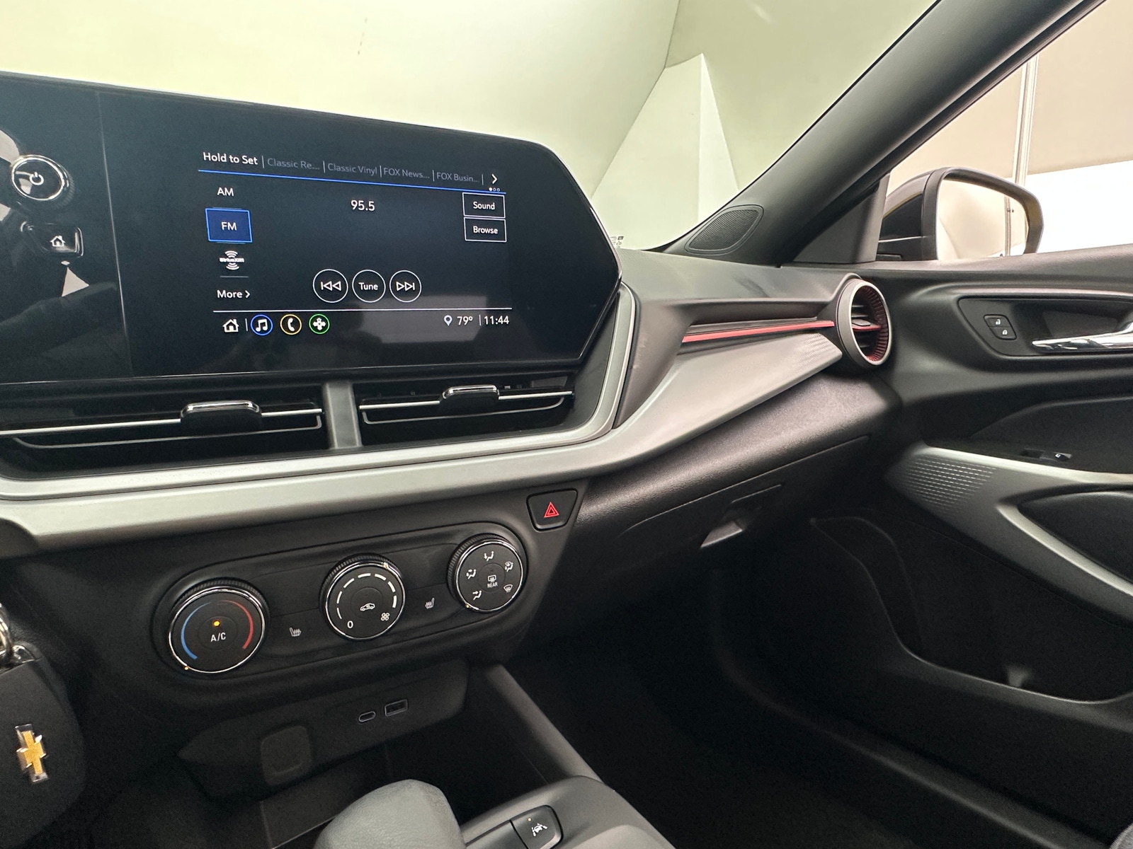 Thumbnail: 2025 Chevrolet Trax - 4