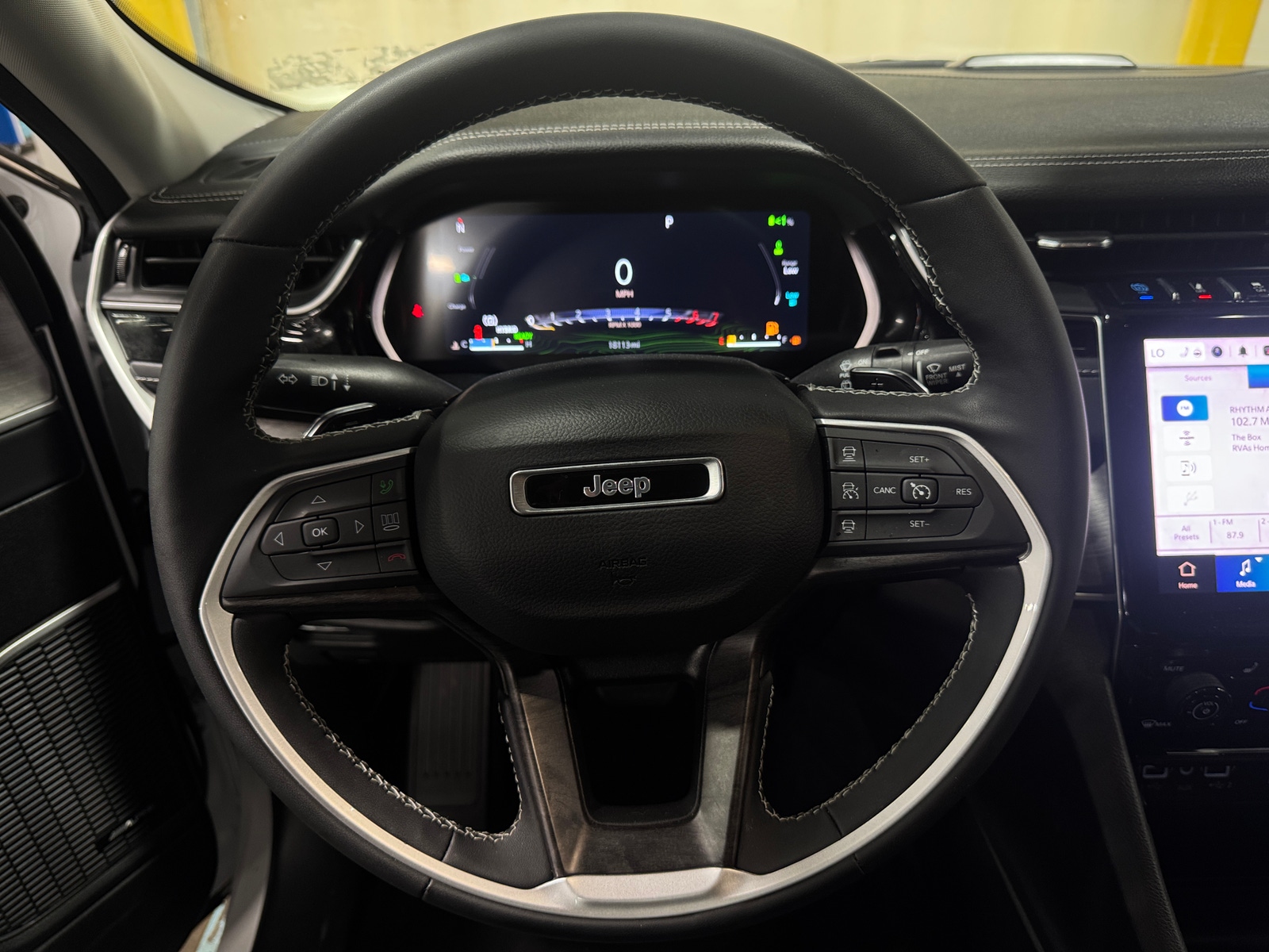 Thumbnail: 2023 Jeep Grand Cherokee - 4