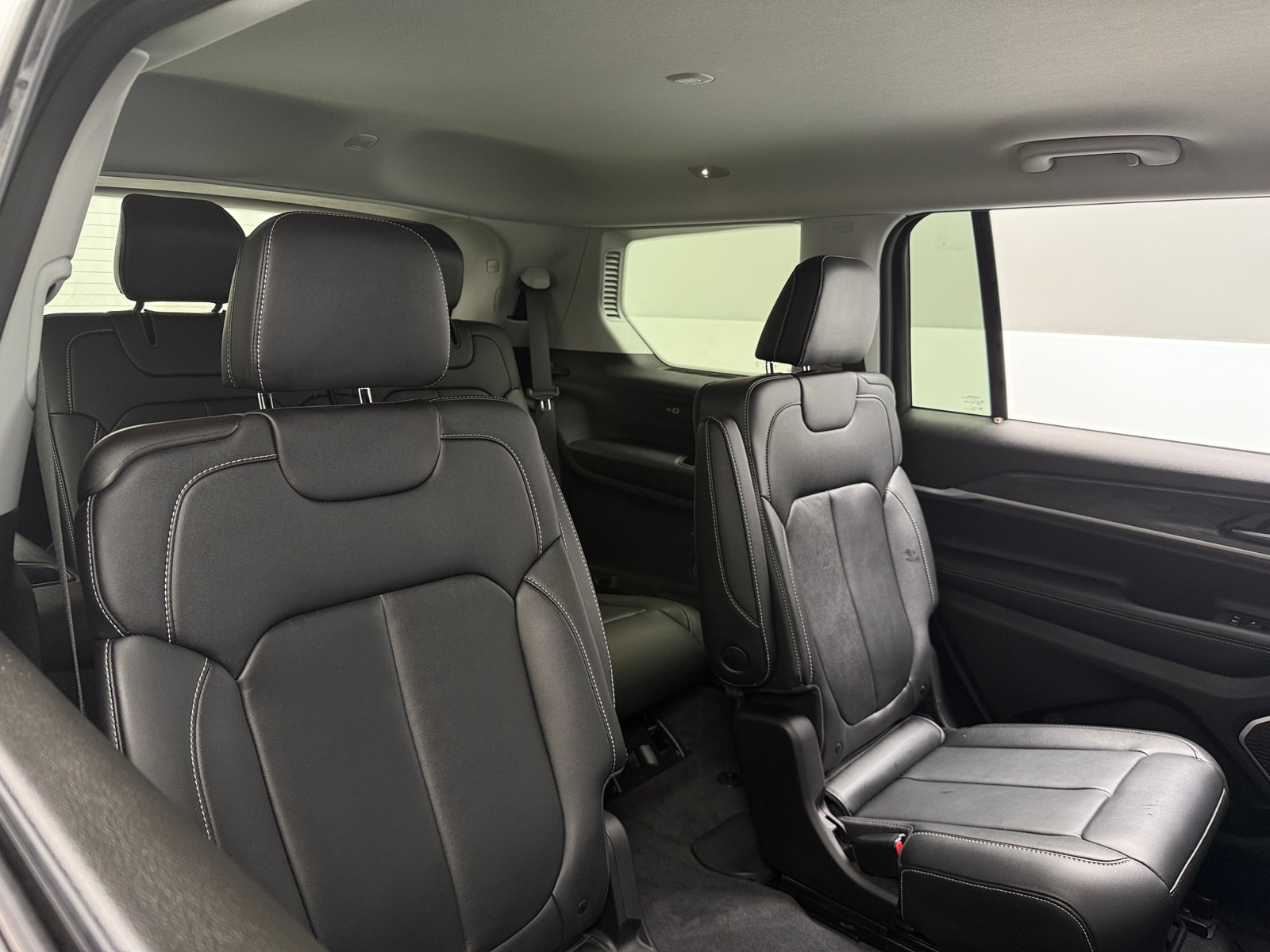 Thumbnail: 2022 Jeep Grand Cherokee L - 5
