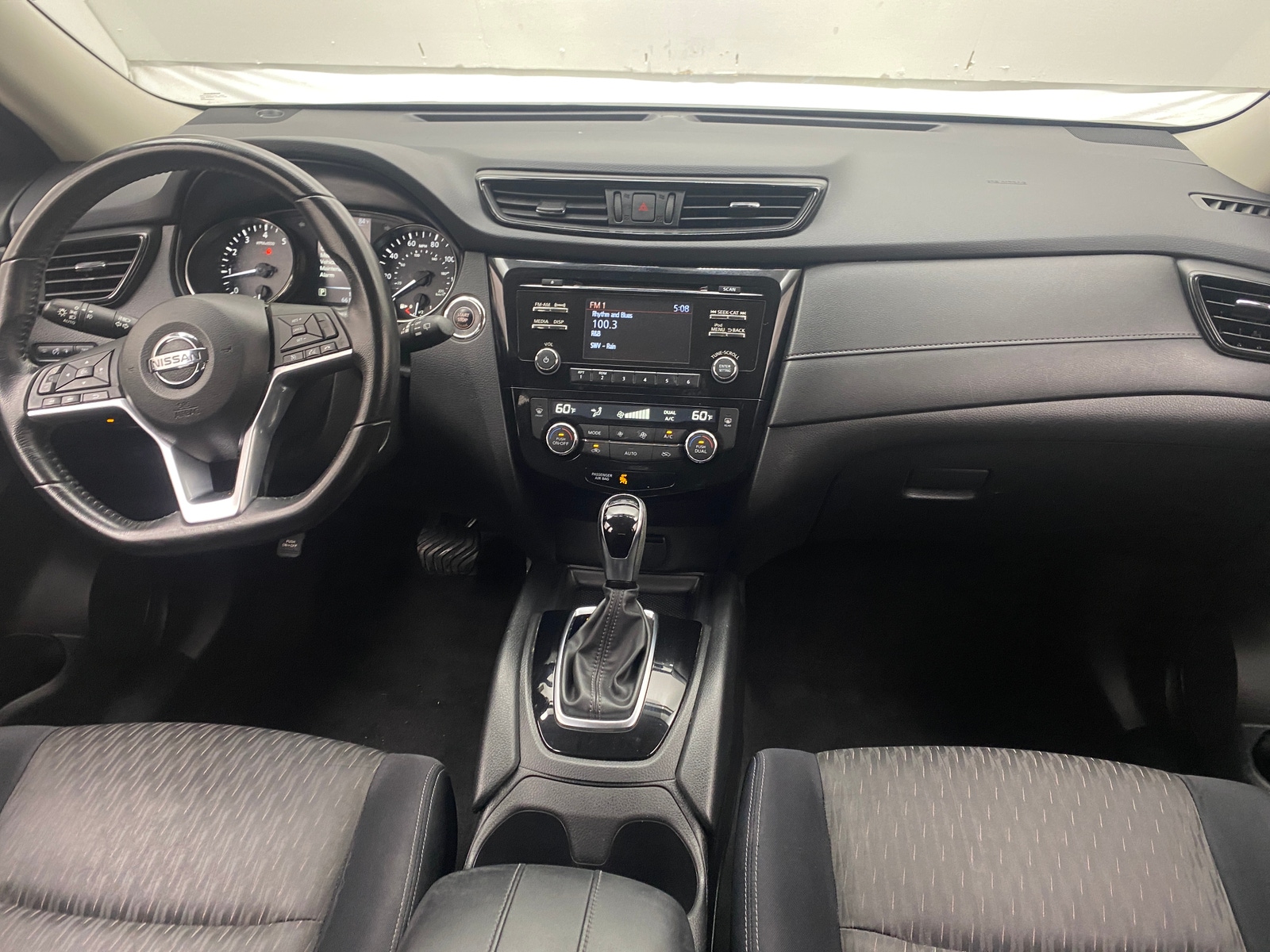 Thumbnail: 2017 Nissan Rogue - 3