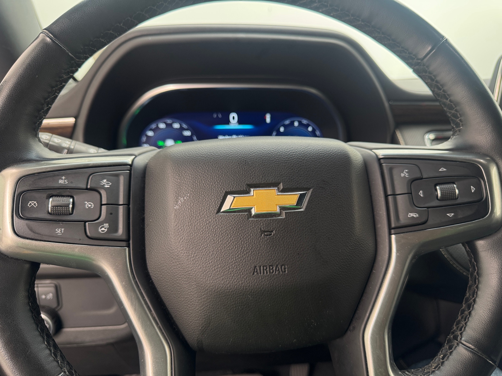 Thumbnail: 2023 Chevrolet Suburban - 4
