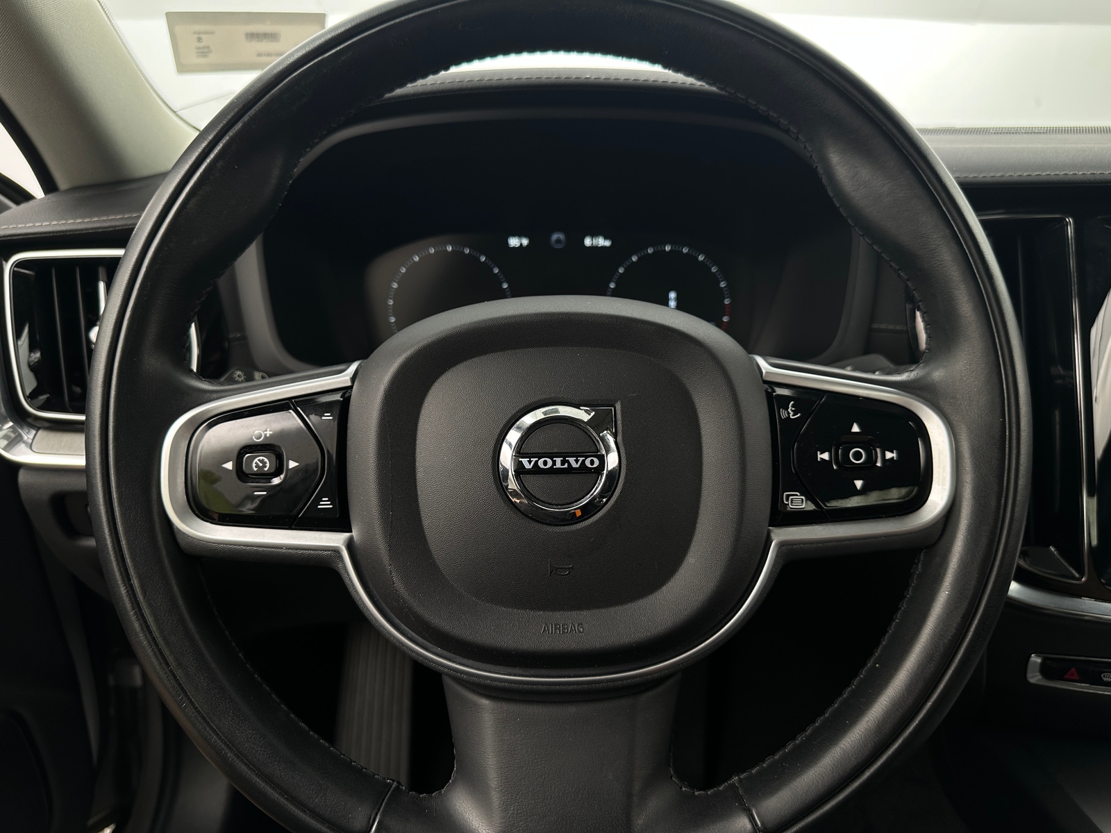 Thumbnail: 2022 Volvo S60 - 4