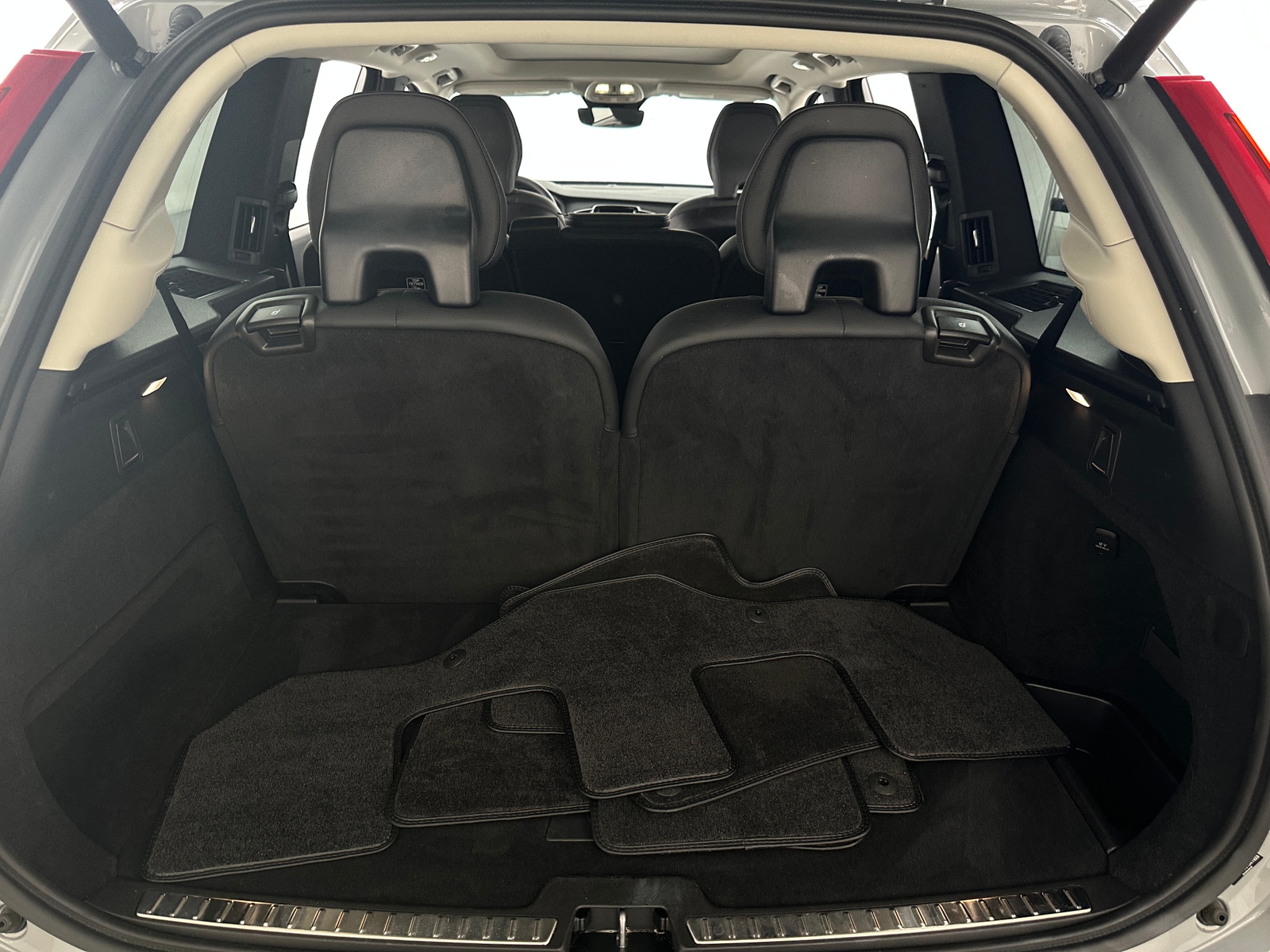 Thumbnail: 2025 Volvo XC90 - 6