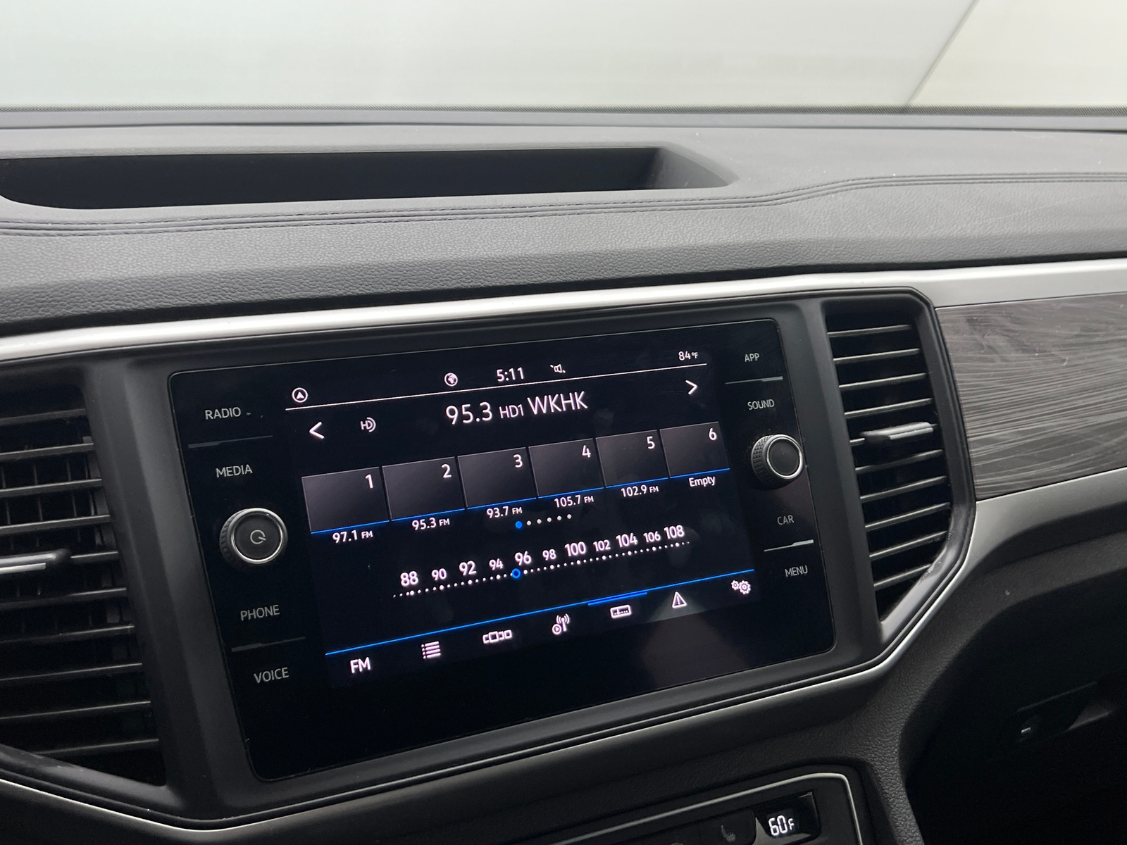 Thumbnail: 2021 Volkswagen Atlas - 3