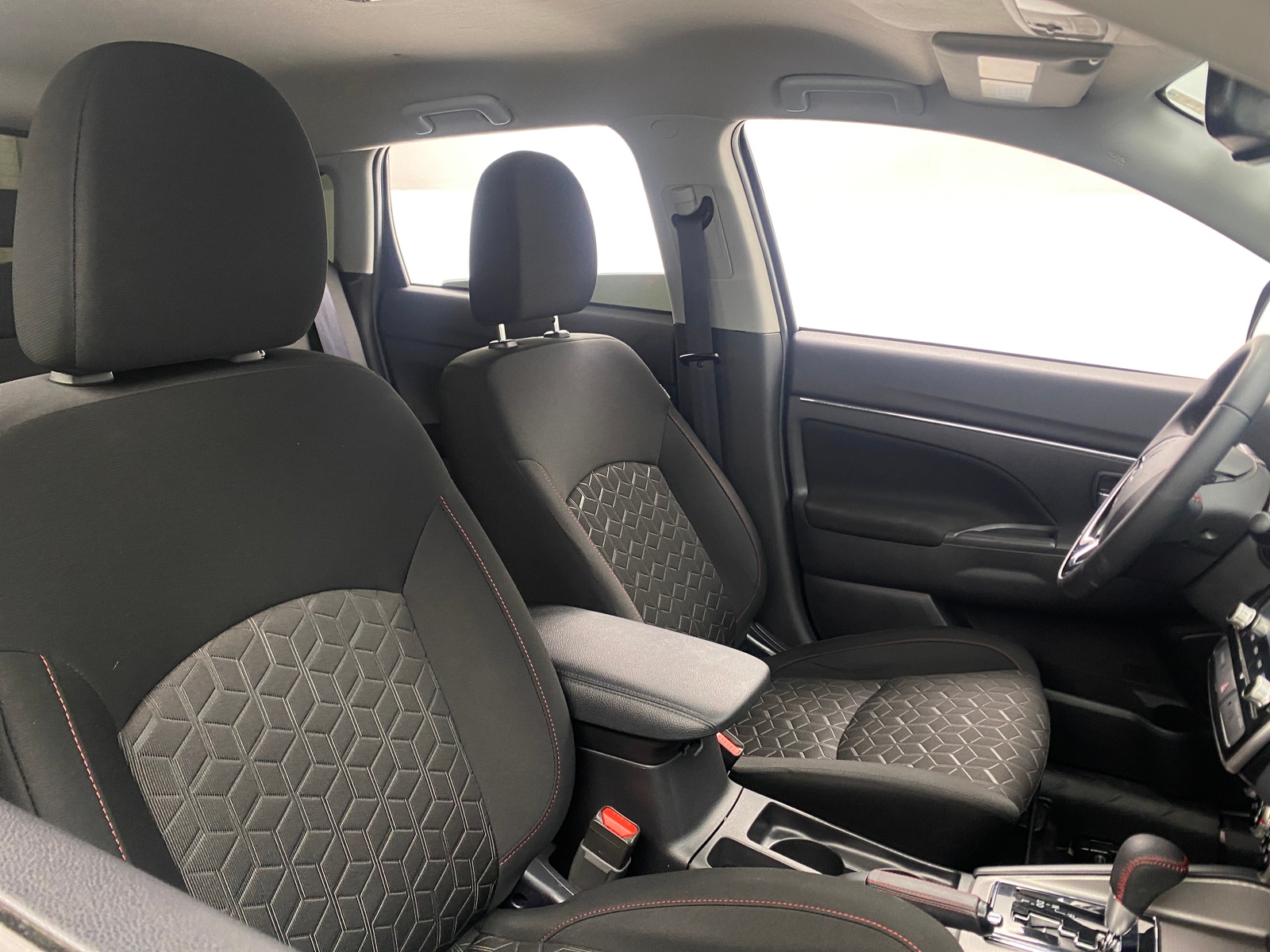 Thumbnail: 2024 Mitsubishi Outlander Sport - 2