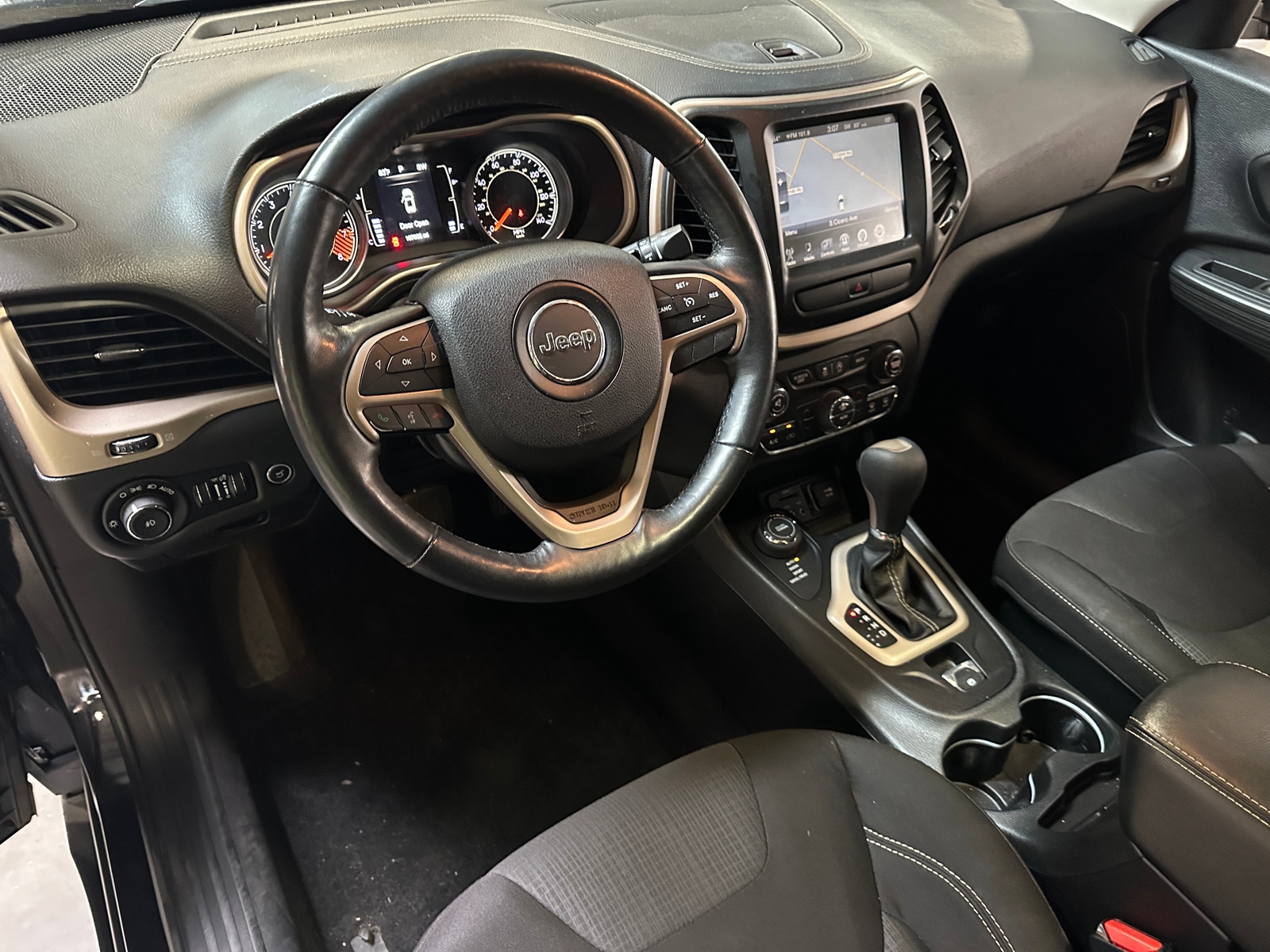 Thumbnail: 2015 Jeep Cherokee - 3