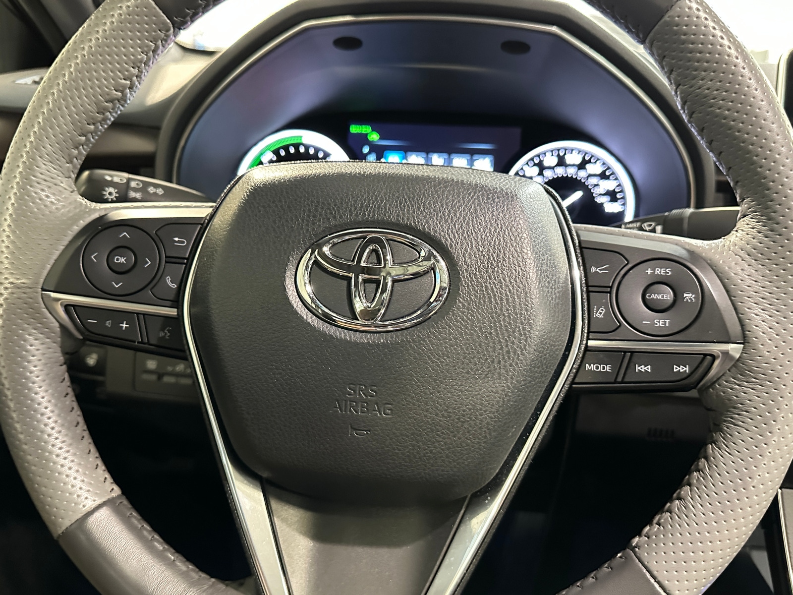 Thumbnail: 2019 Toyota Avalon - 4