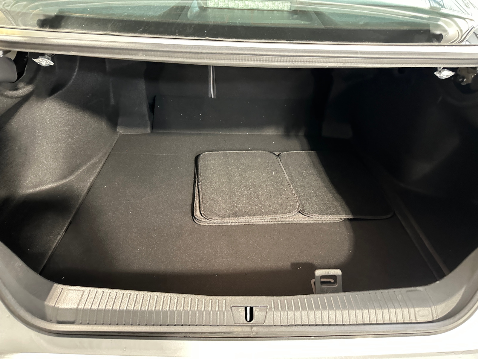 Thumbnail: 2019 Toyota Avalon - 6