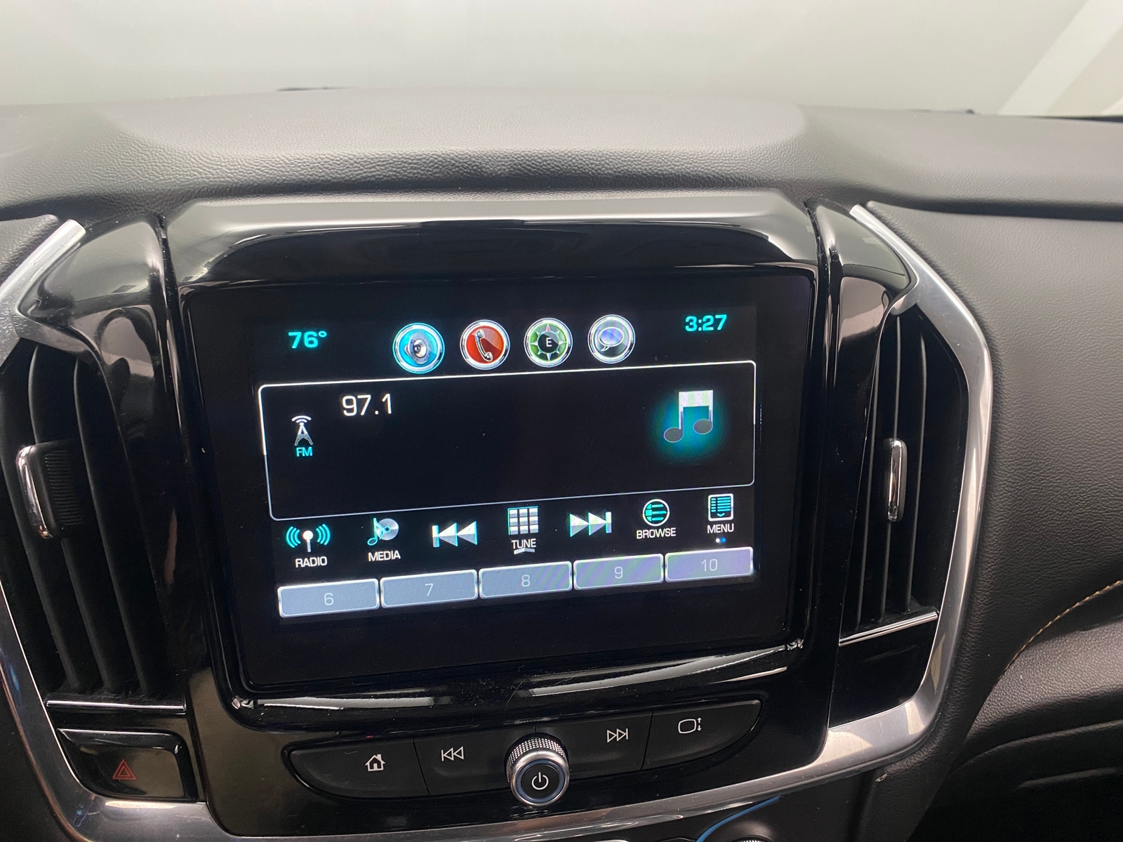Thumbnail: 2018 Chevrolet Traverse - 4