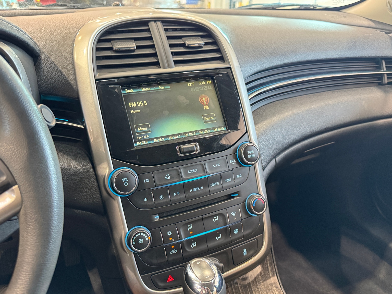 Thumbnail: 2014 Chevrolet Malibu - 4