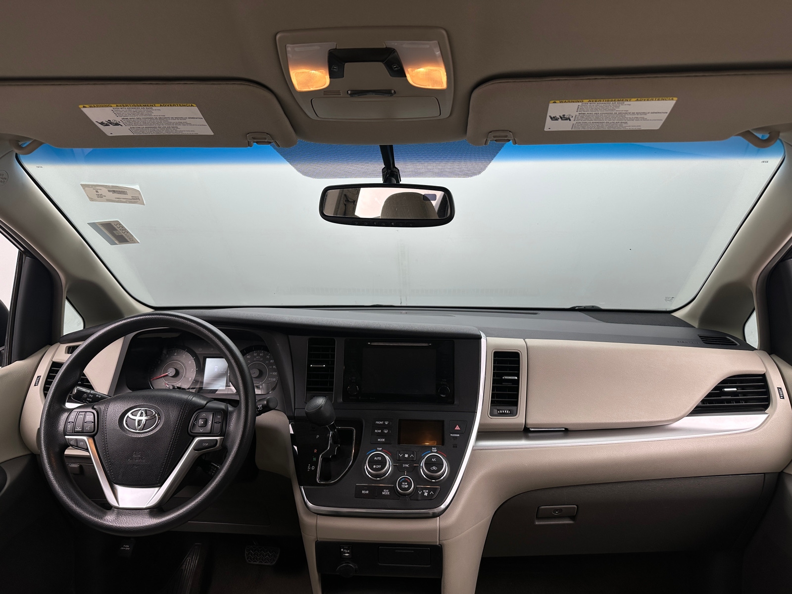 Thumbnail: 2016 Toyota Sienna - 3