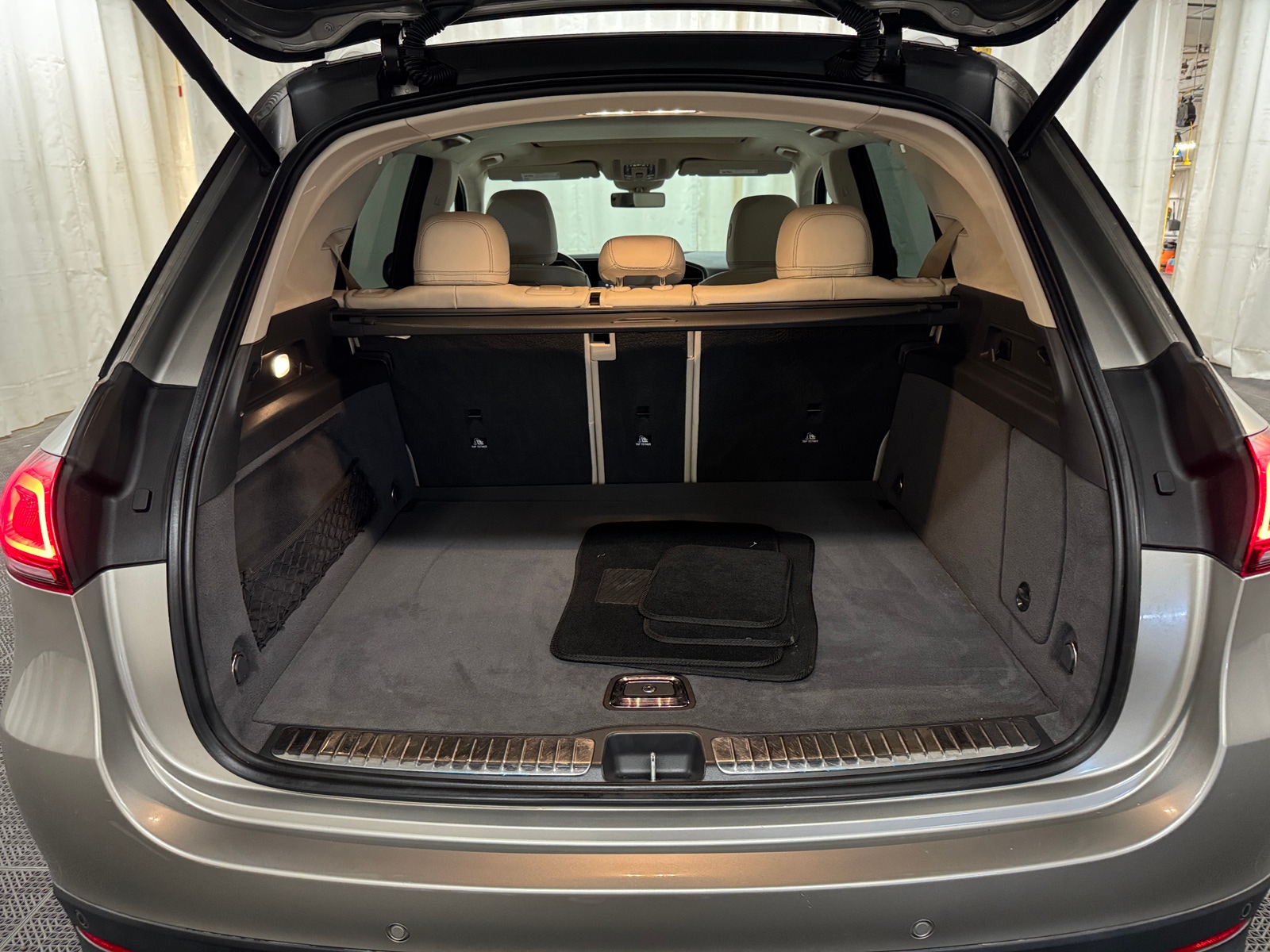 Thumbnail: 2020 Mercedes-Benz GLE - 6