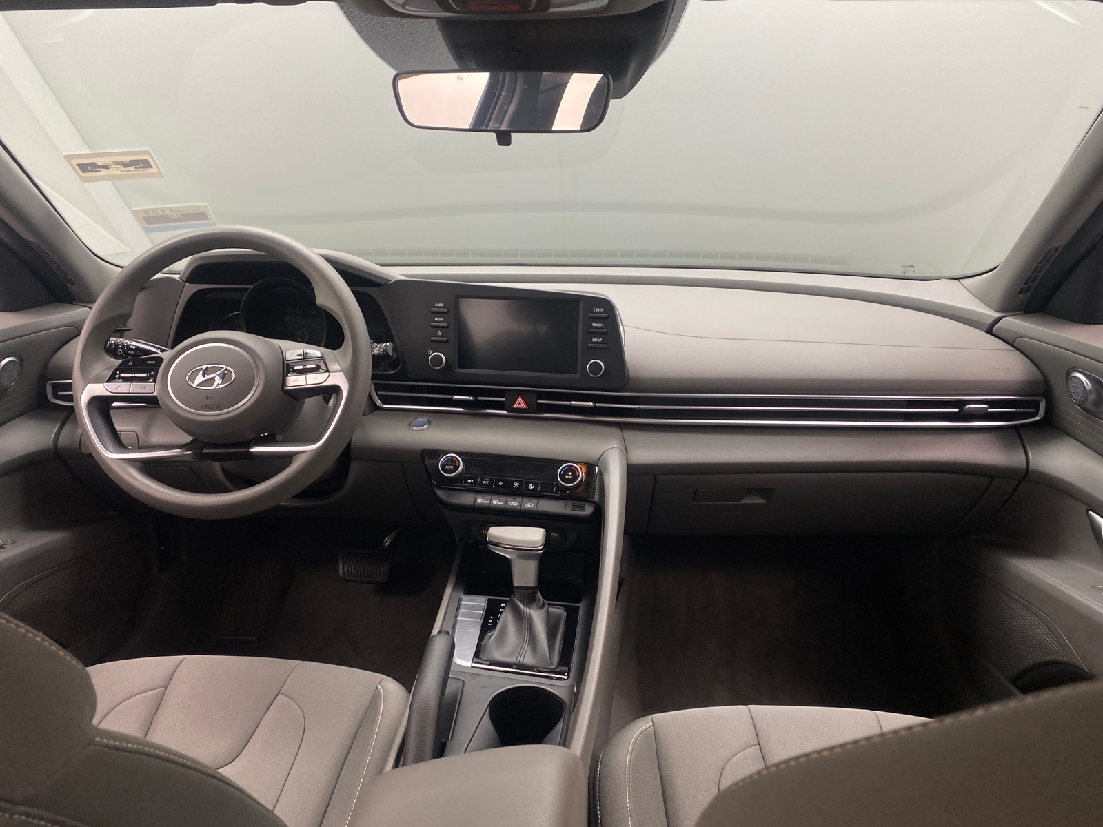 Thumbnail: 2023 Hyundai Elantra - 3