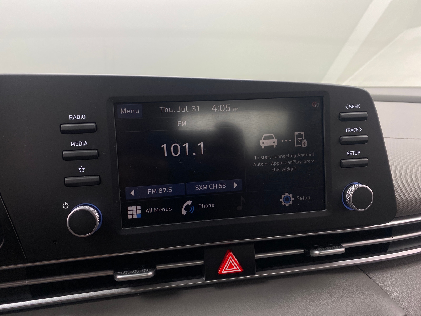 Thumbnail: 2023 Hyundai Elantra - 4