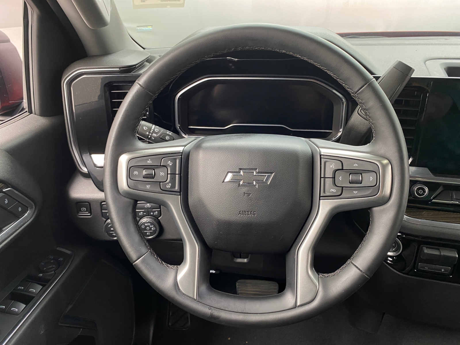 Thumbnail: 2023 Chevrolet Silverado 1500 - 5