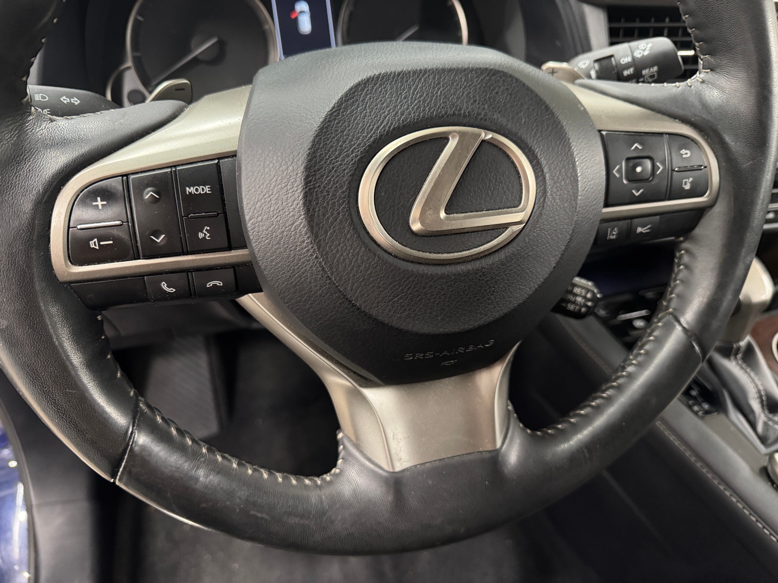 Thumbnail: 2020 Lexus RX - 4