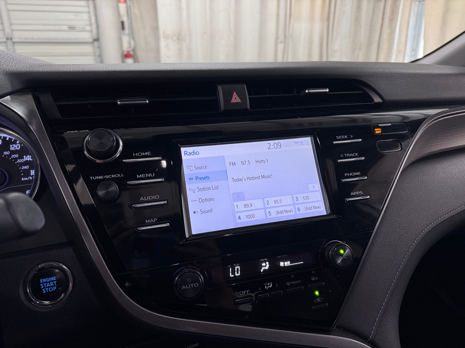 Thumbnail: 2019 Toyota Camry - 4