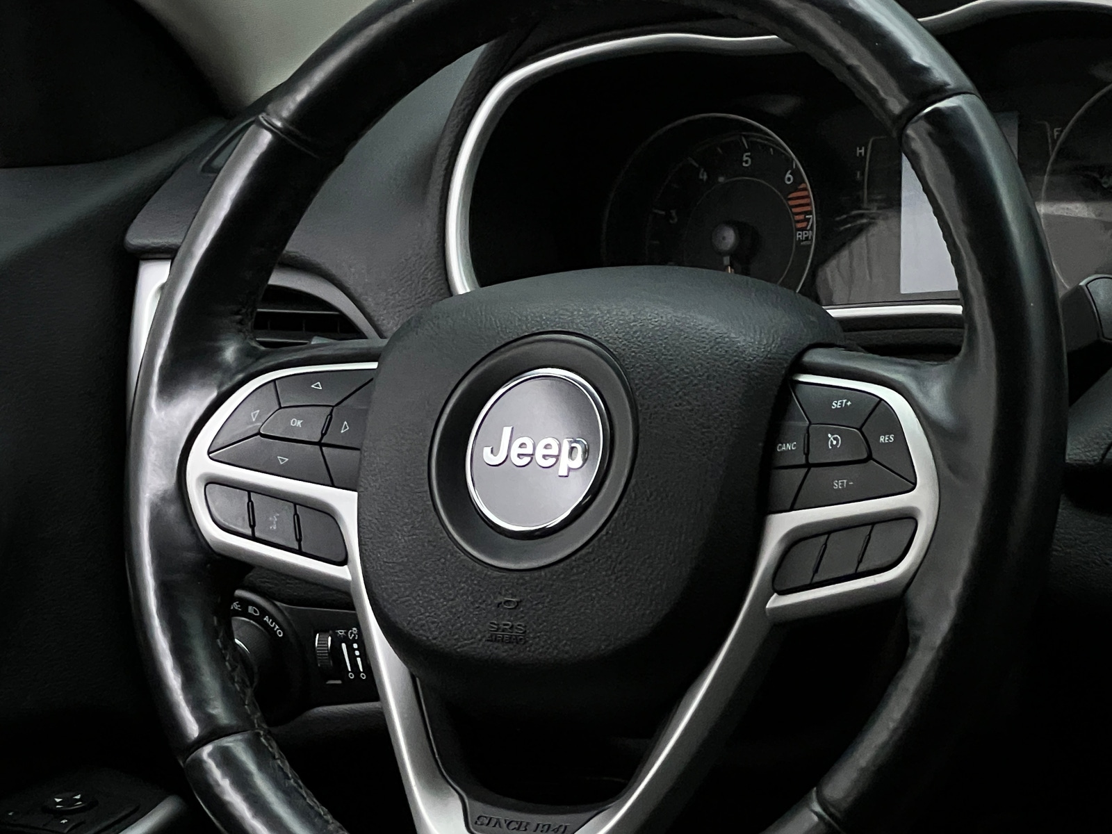 Thumbnail: 2018 Jeep Cherokee - 4