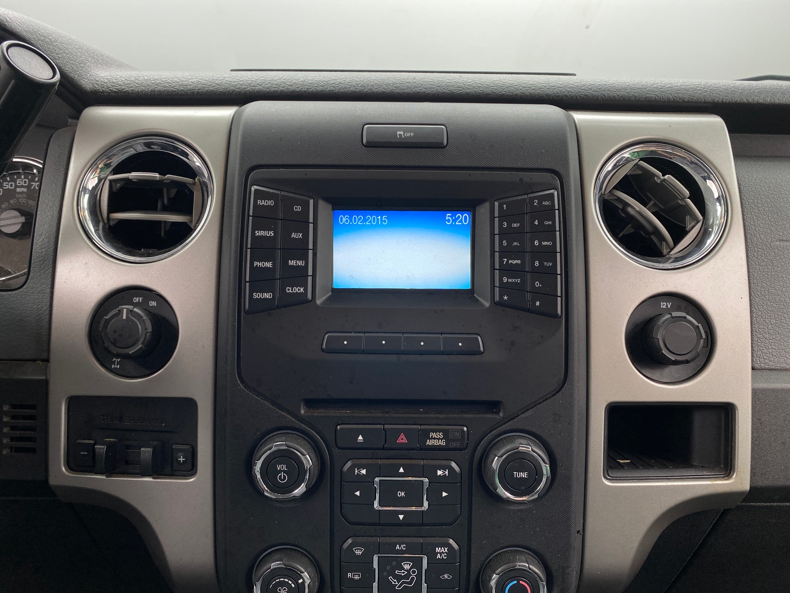 Thumbnail: 2013 Ford Econoline - 4
