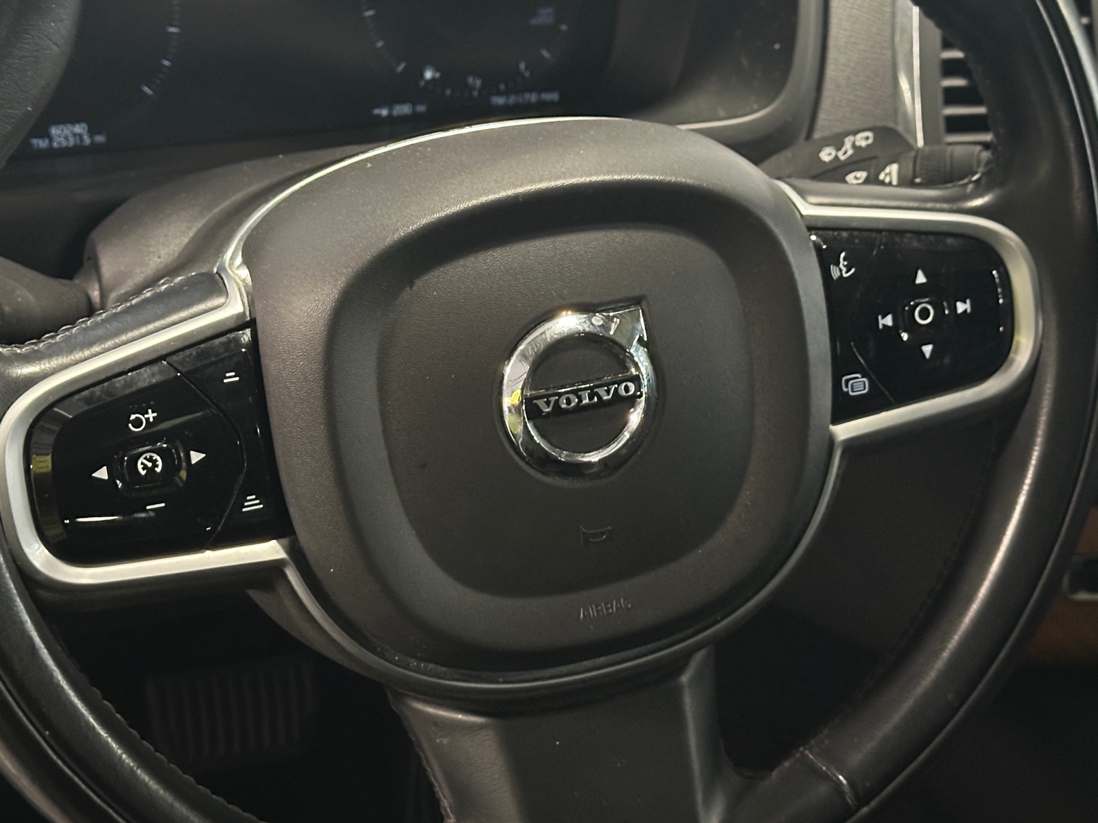 Thumbnail: 2021 Volvo XC90 - 4