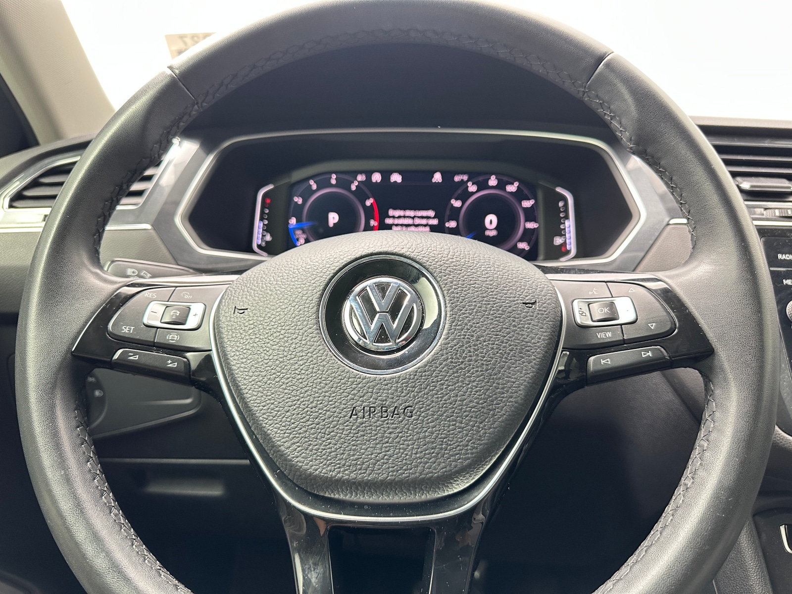 Thumbnail: 2020 Volkswagen Tiguan - 4