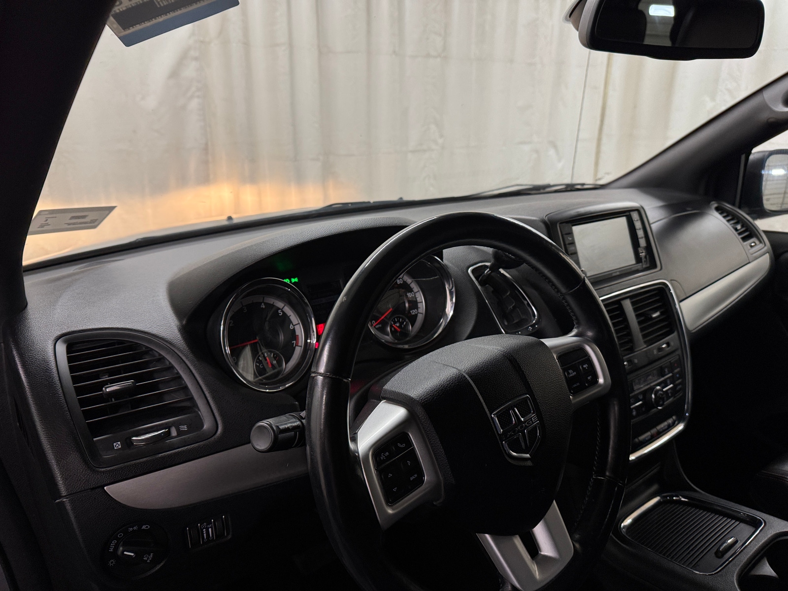 Thumbnail: 2019 Dodge Grand Caravan - 2