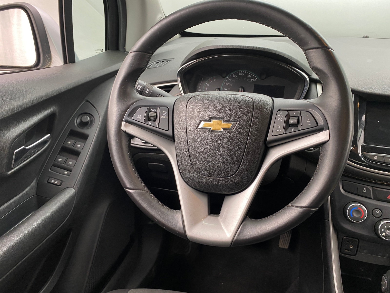 Thumbnail: 2018 Chevrolet Trax - 5
