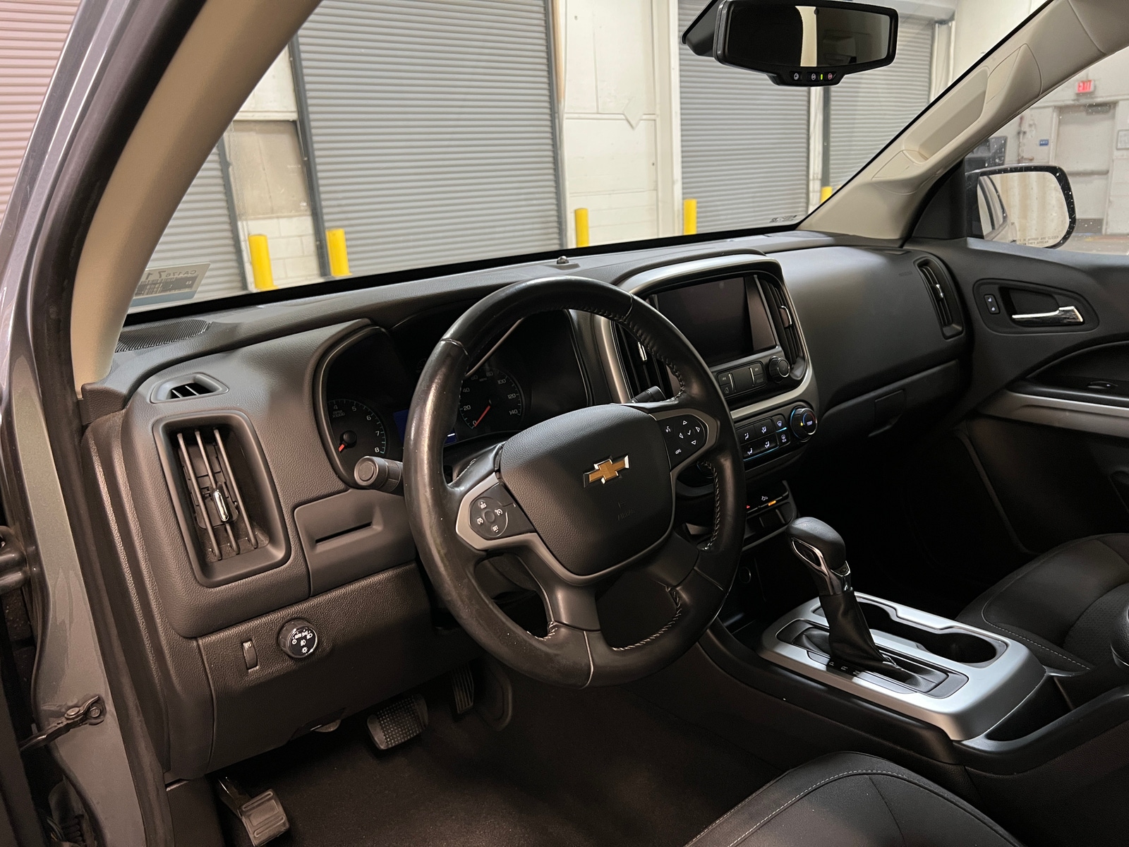 Thumbnail: 2022 Chevrolet Colorado - 3