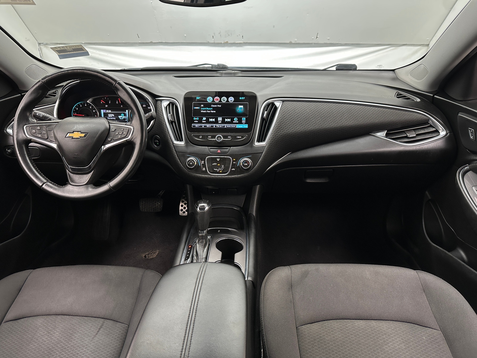 Thumbnail: 2017 Chevrolet Malibu - 3