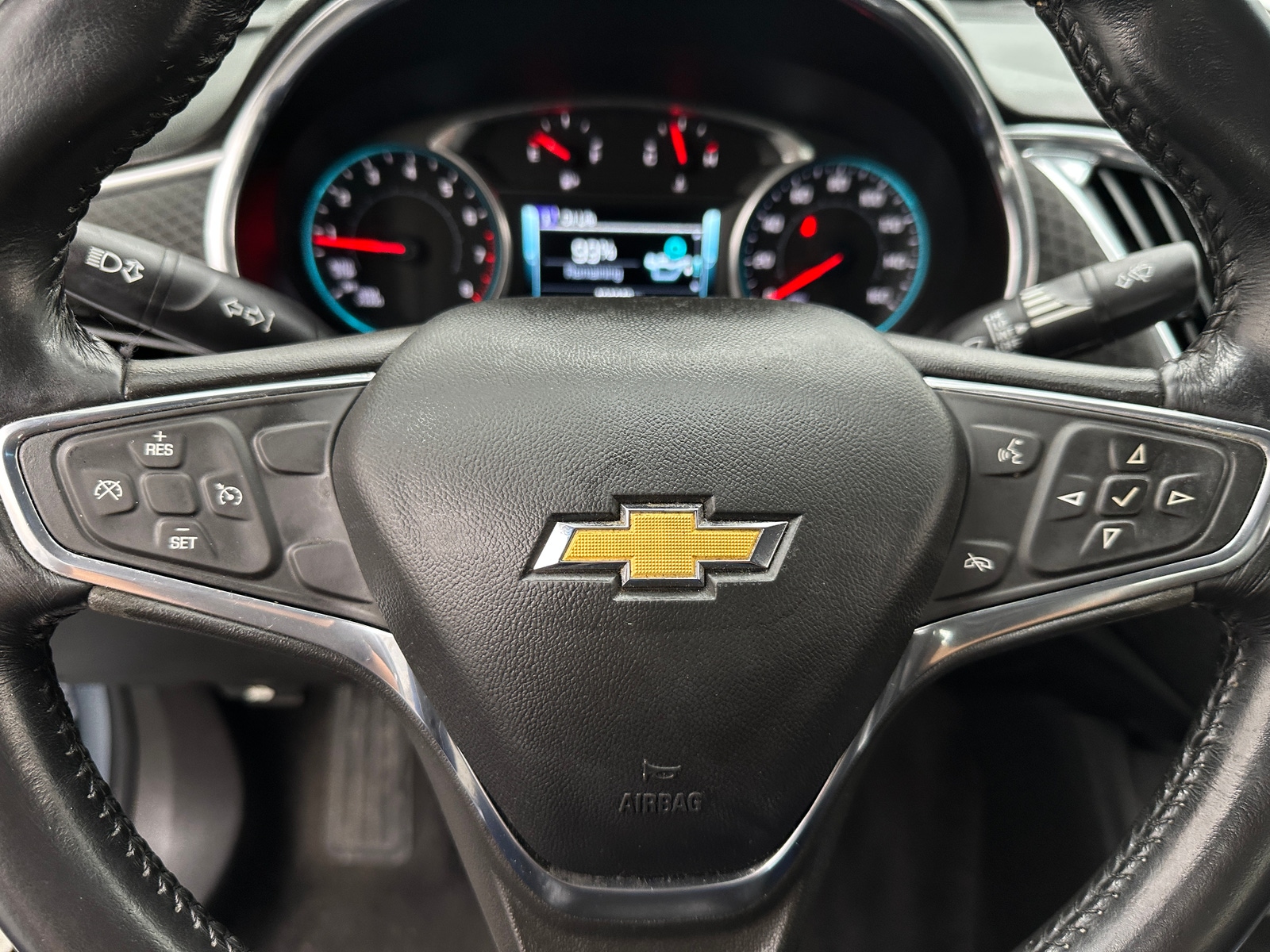 Thumbnail: 2017 Chevrolet Malibu - 5