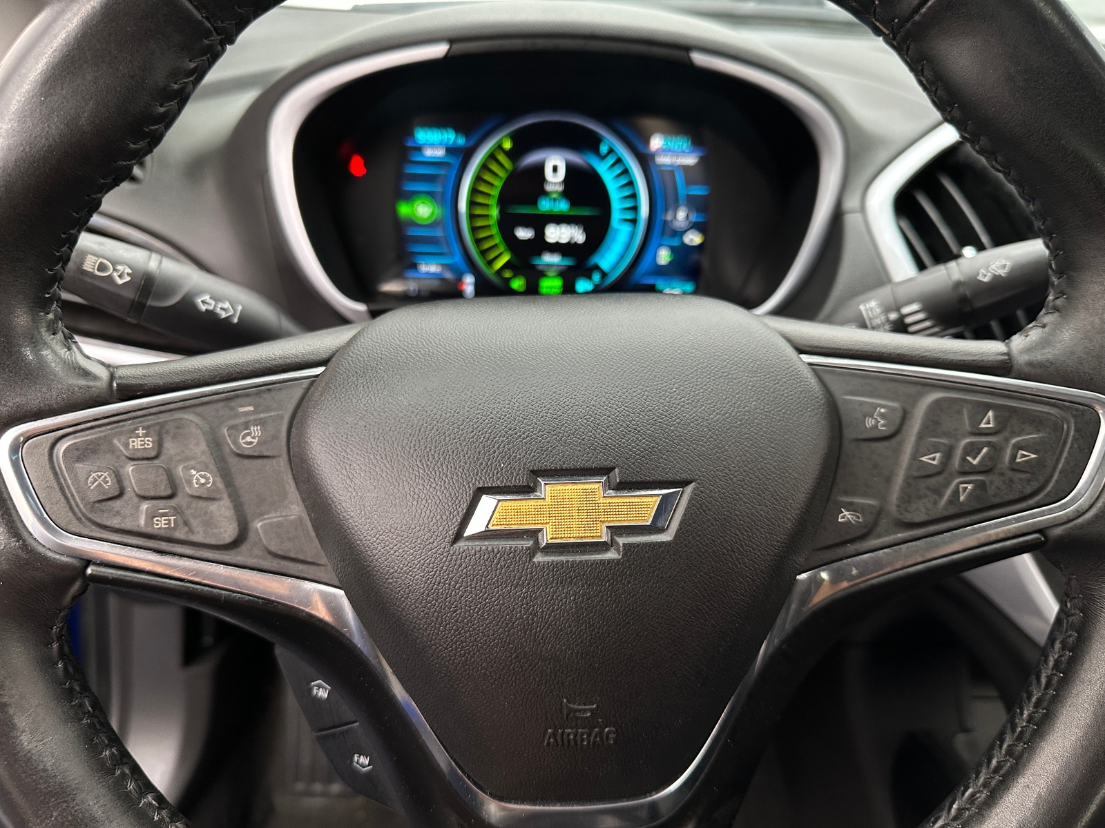 Thumbnail: 2017 Chevrolet Volt - 5