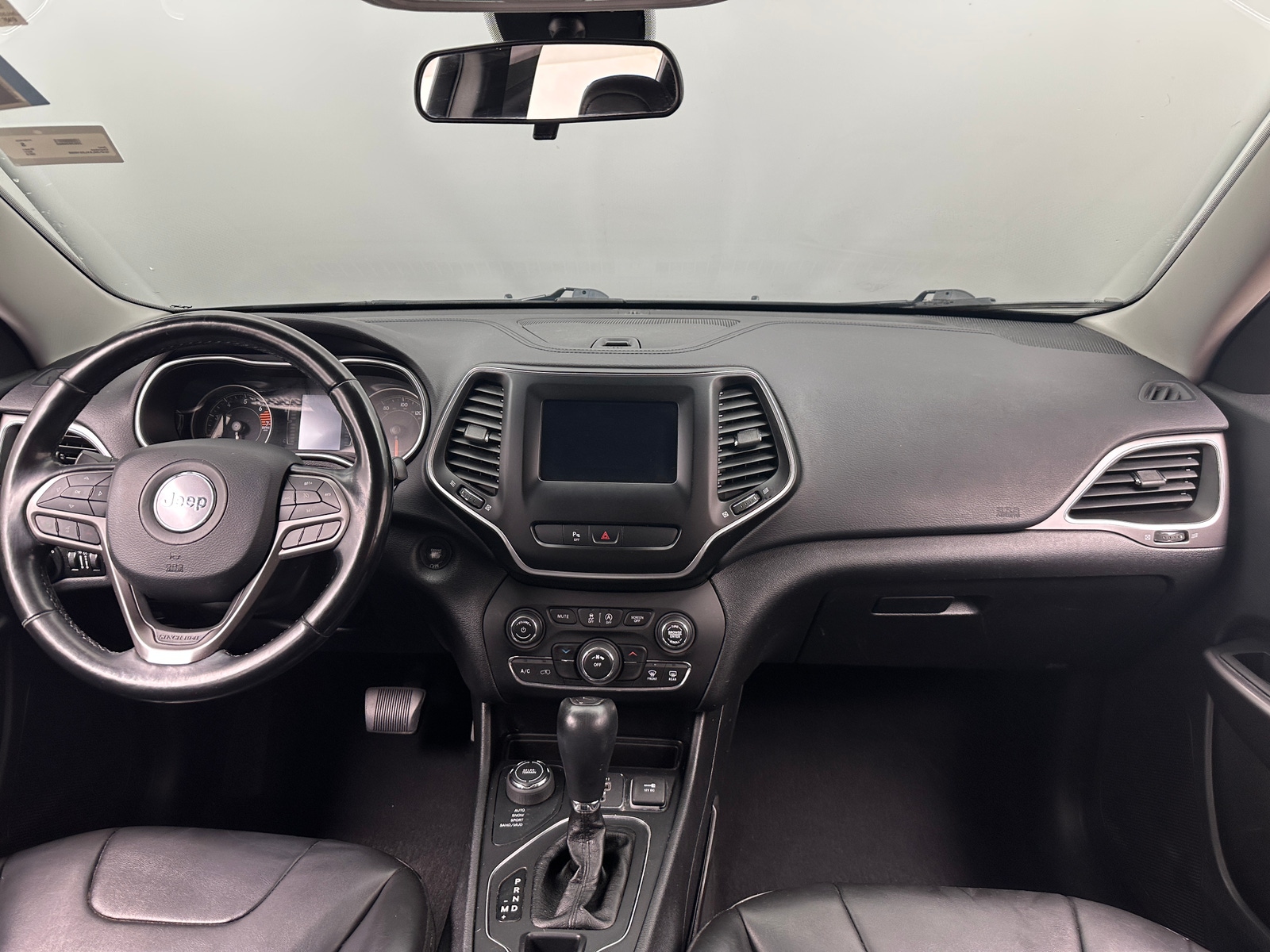 Thumbnail: 2020 Jeep Cherokee - 3