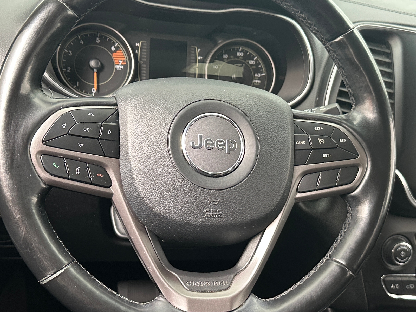 Thumbnail: 2020 Jeep Cherokee - 5