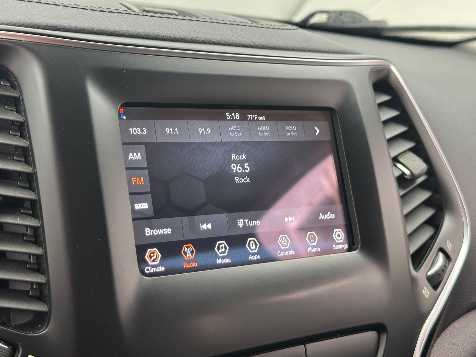 Thumbnail: 2020 Jeep Cherokee - 4