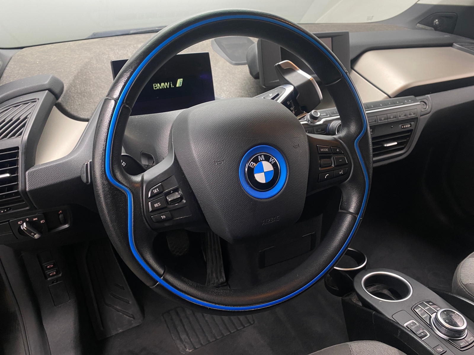 Thumbnail: 2017 BMW i3 - 5
