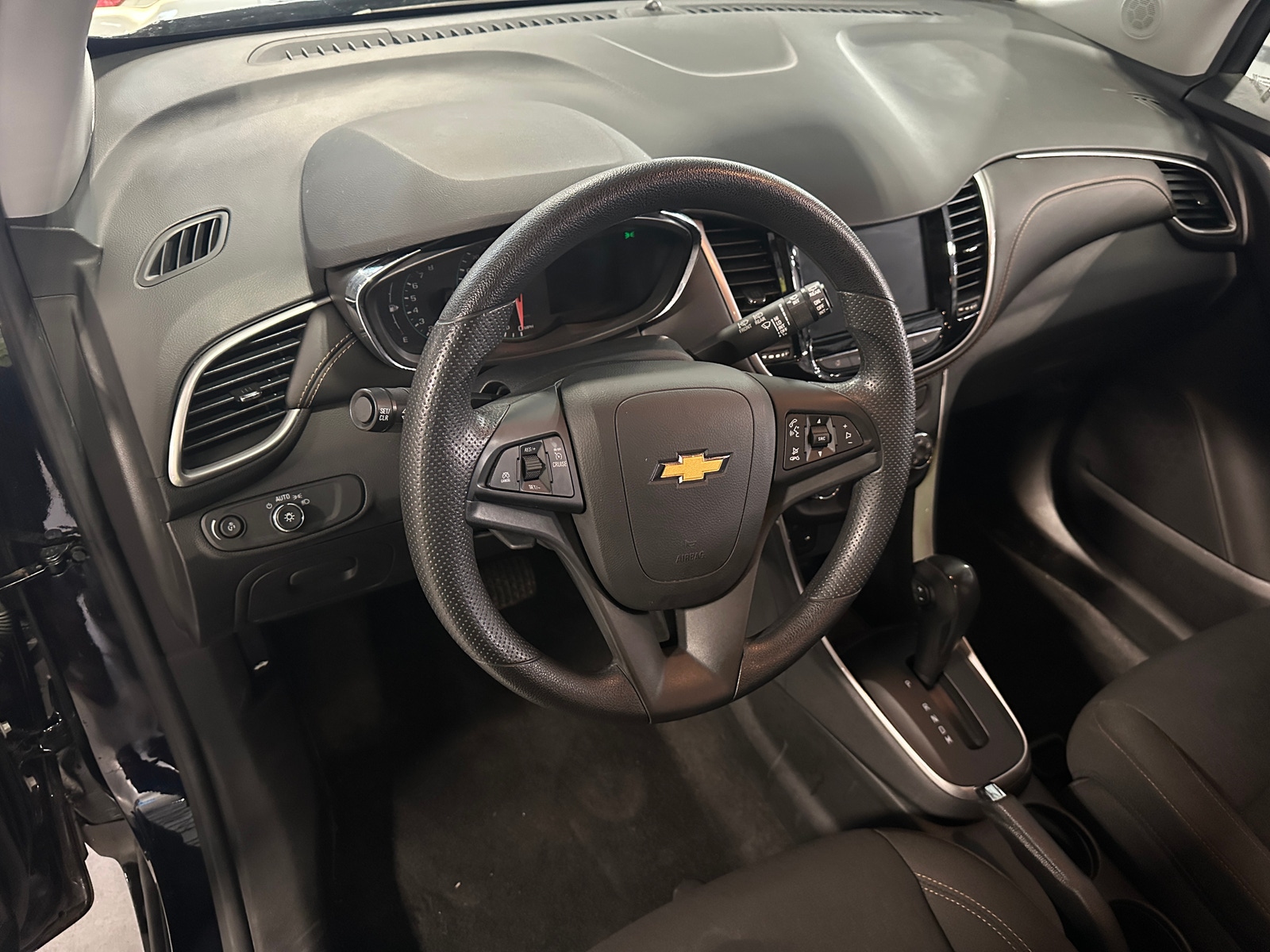 Thumbnail: 2021 Chevrolet Trax - 3