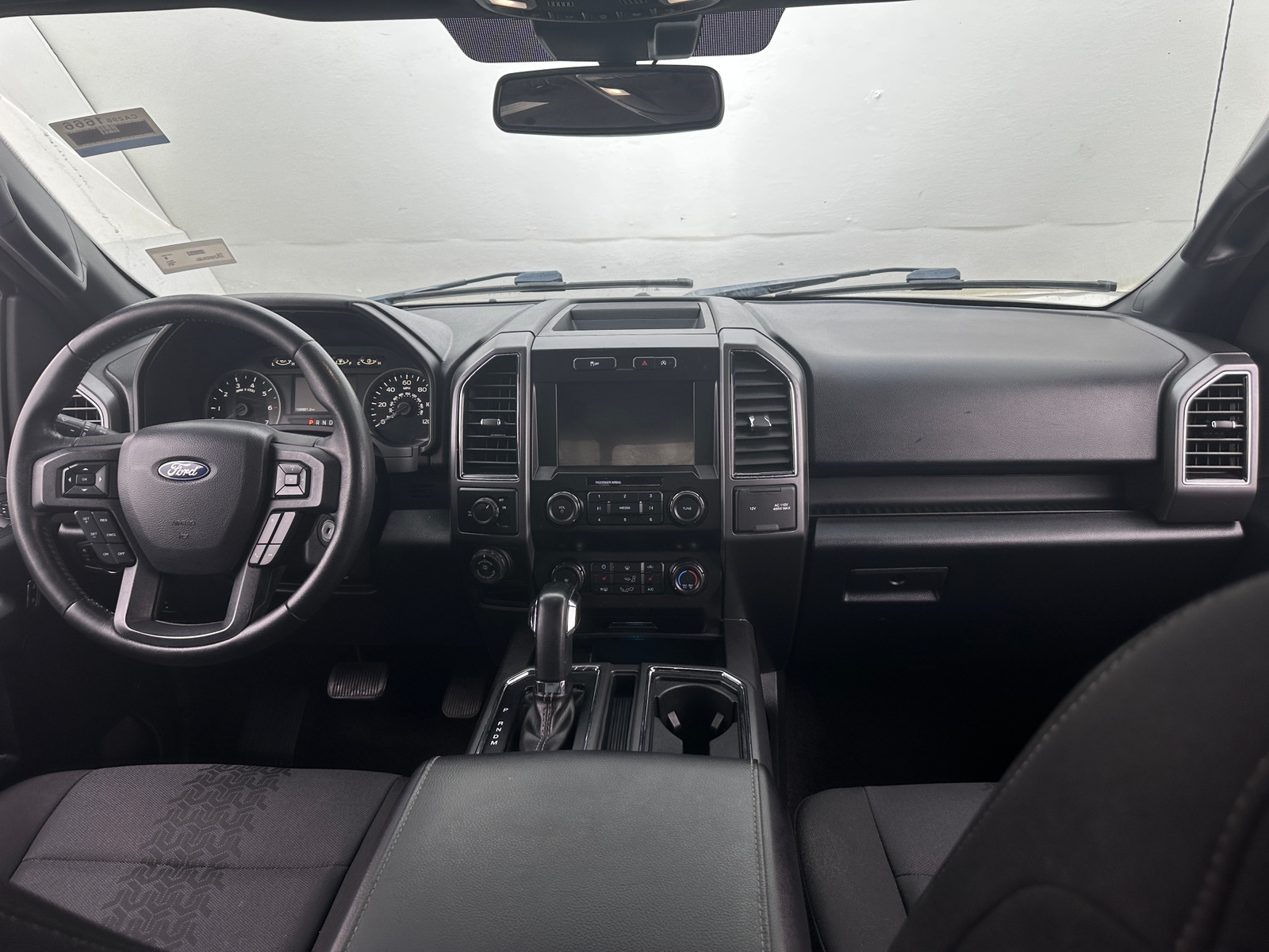Thumbnail: 2019 Ford Econoline - 3
