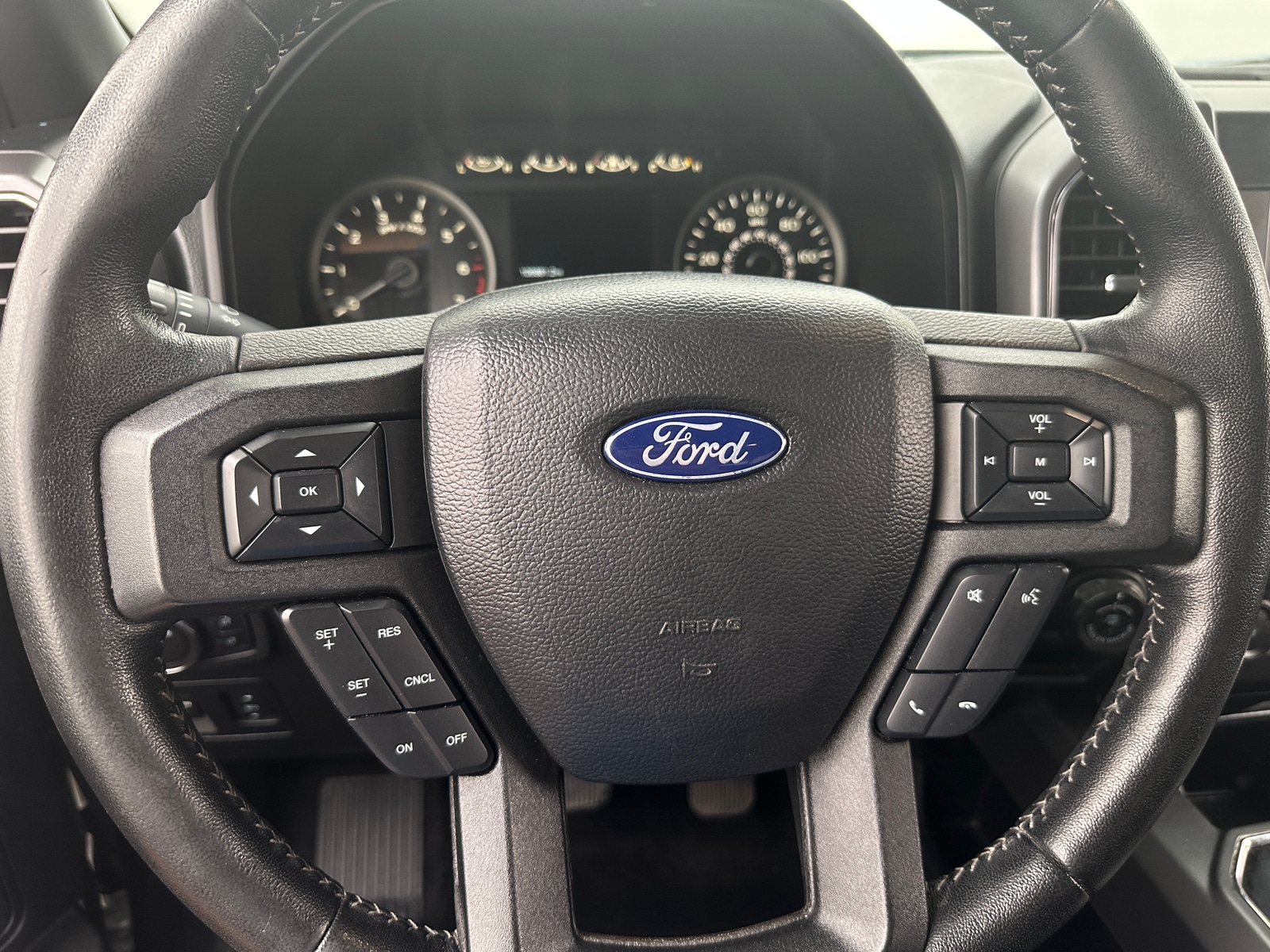Thumbnail: 2019 Ford Econoline - 5