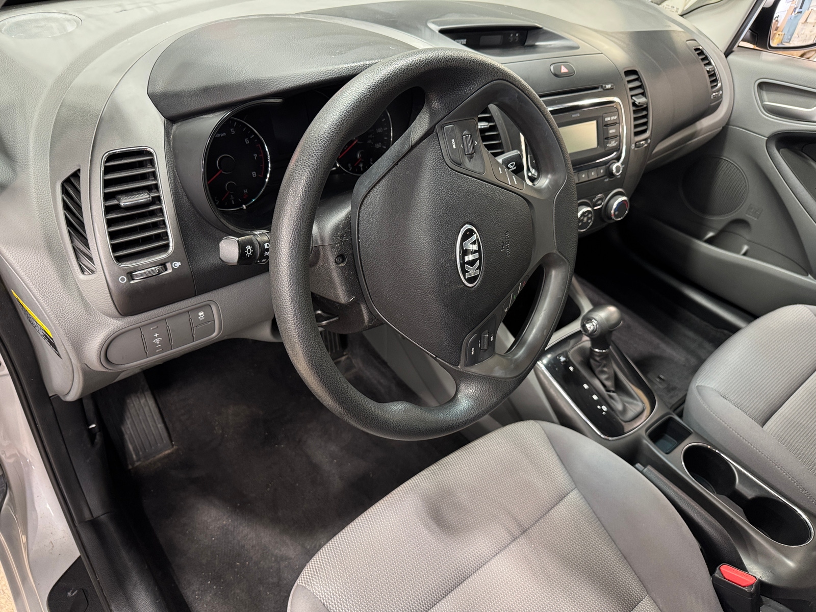 Thumbnail: 2017 Kia Forte - 3